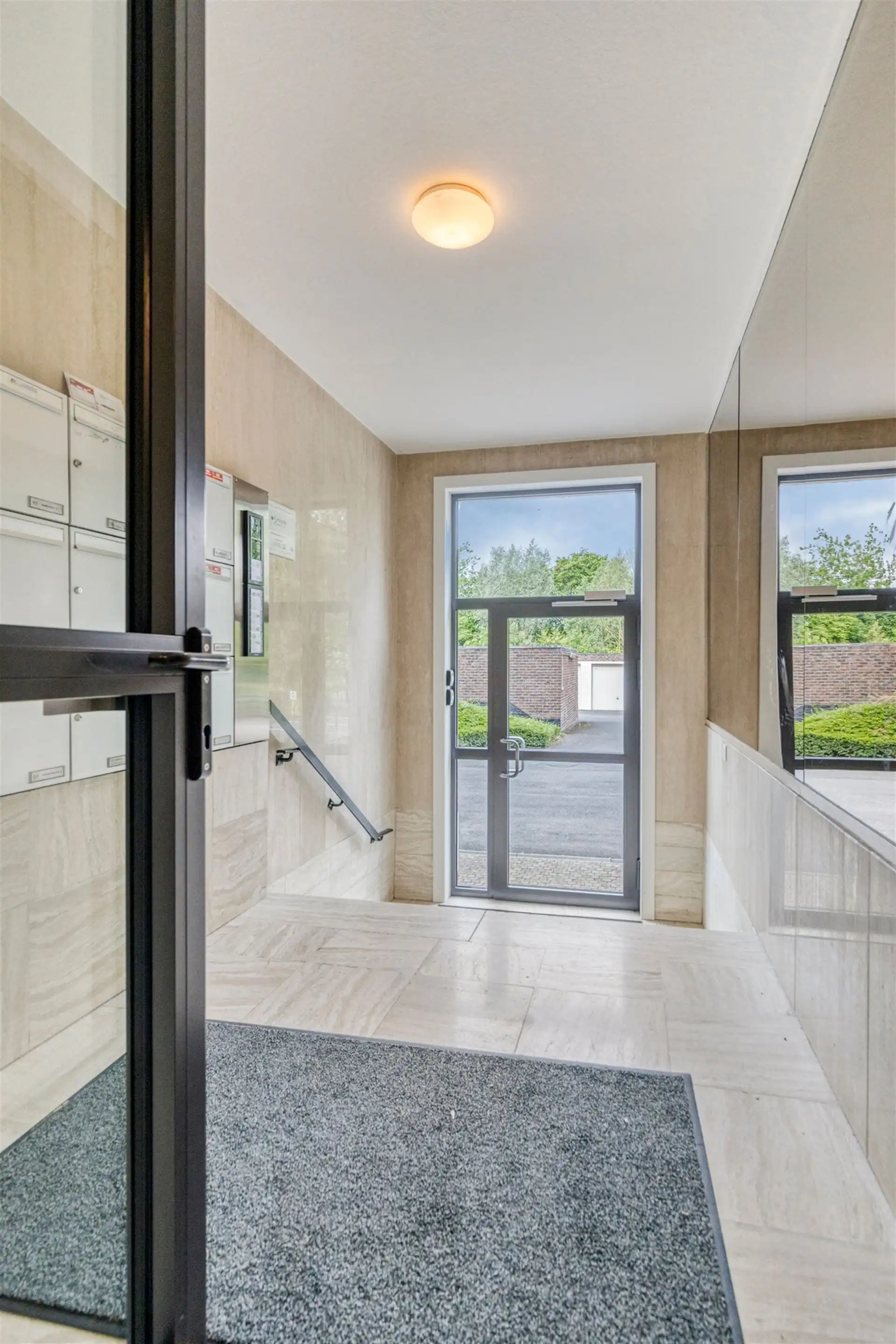 Zeer groot dubbel appartement, schitterend uitzicht vanaf twee terrassen, 2 kelders, 2 afgesloten garages... foto 21