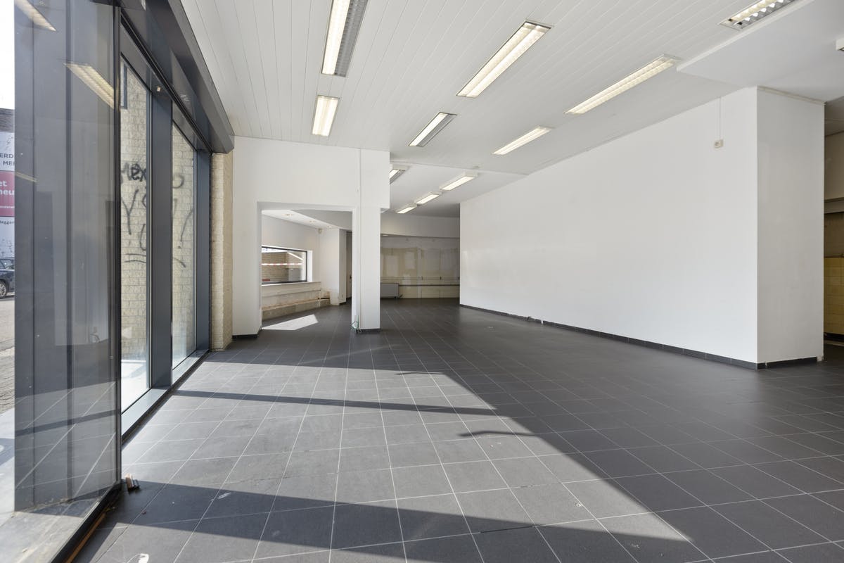 Commerciële ruimte van 428m2 in hartje Hasselt foto 10