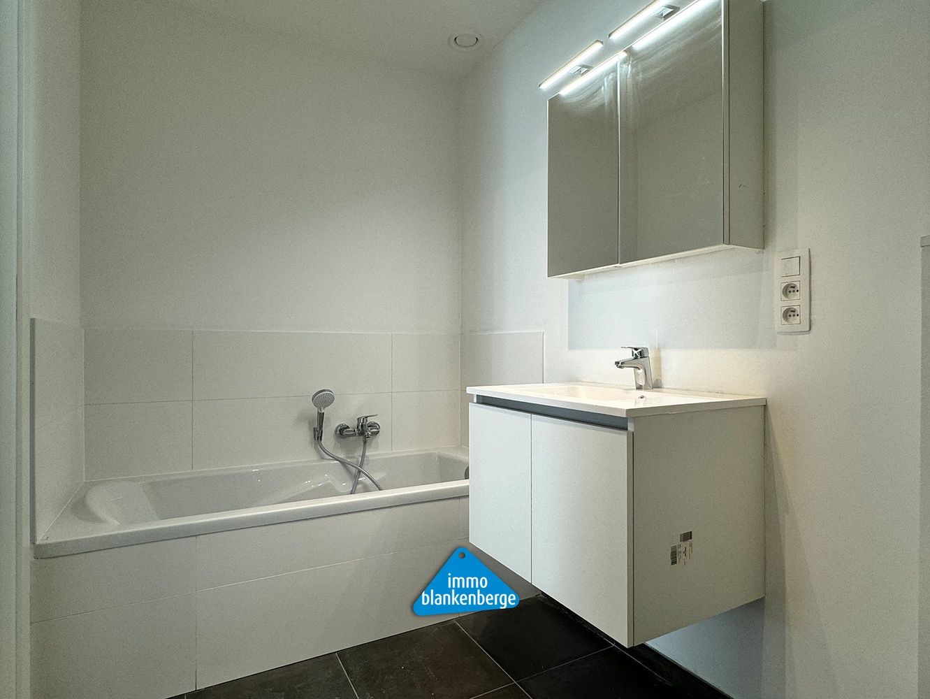 Casco Nieuwbouwappartement met Geïnstalleerde Keuken en 2 Slaapkamers op de Eerste Verdieping foto 8