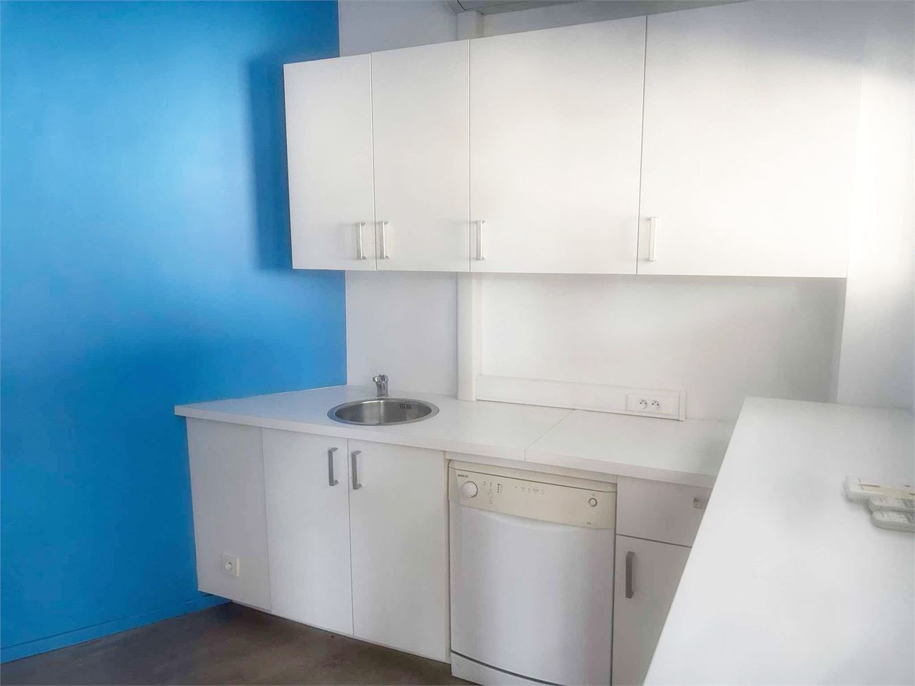 TOP GELEGEN COMMERCIEEL PAND HOEKLOCATIE foto 10