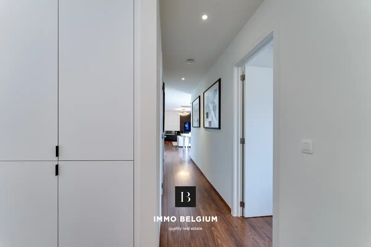 Hoogwaardig afgewerkt appartement met 3 slaapkamers foto 3