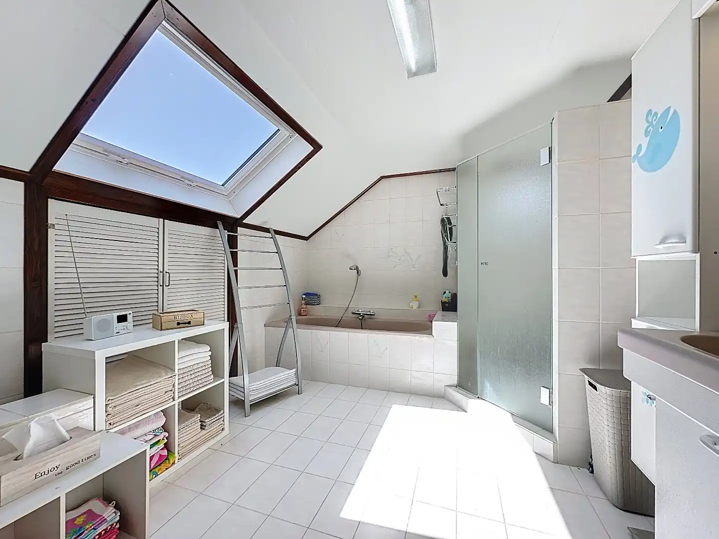 Verassend ruim vlak bij zee foto 16