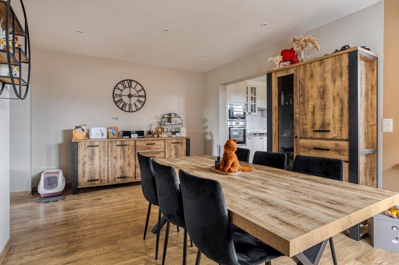 Gerenoveerde halfopen woning met 3 slaapkamers, zonnige tuin en inpandige garage in hartje Wakken! foto 8