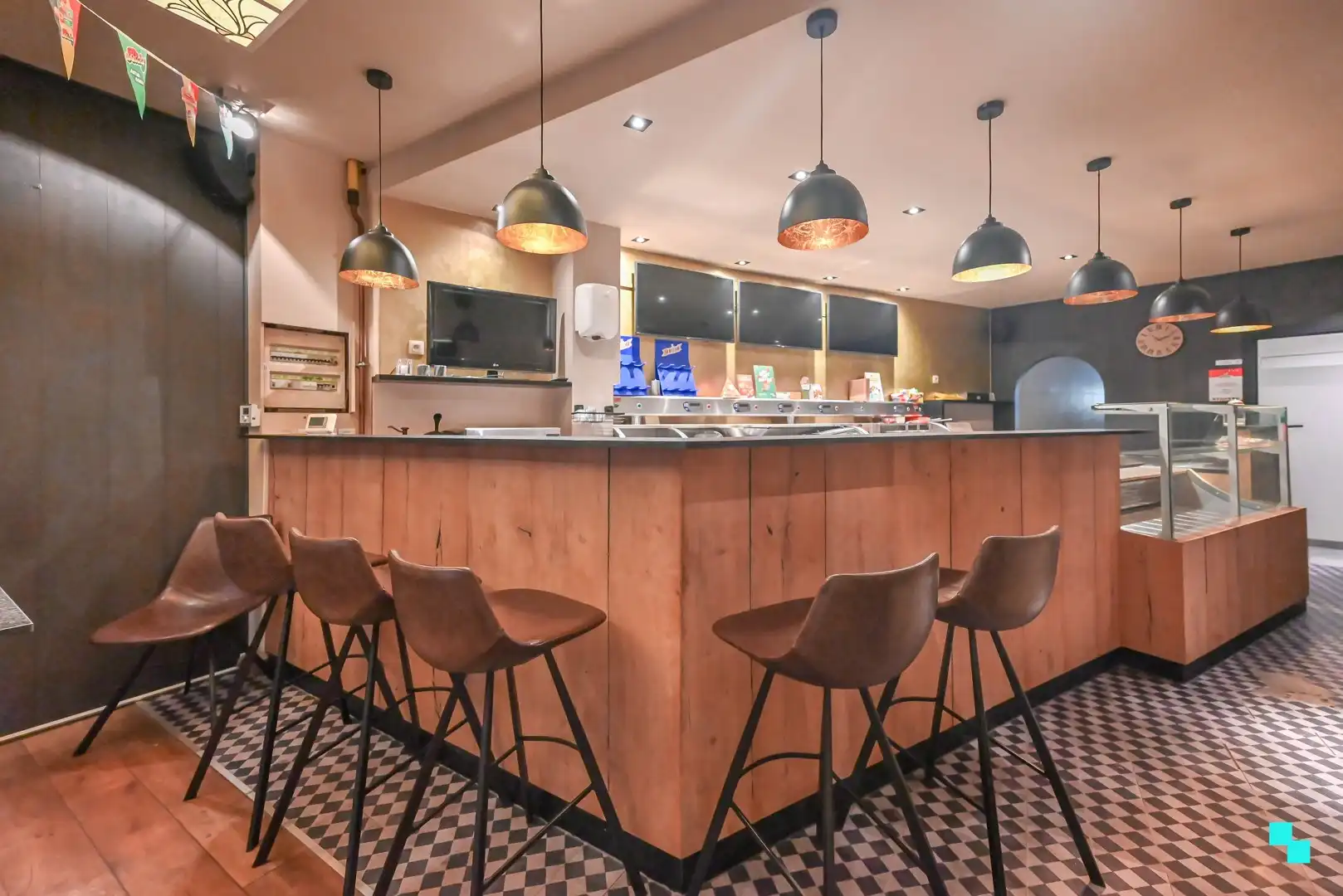 Uiterst commercieel gelegen handelspand foto 11