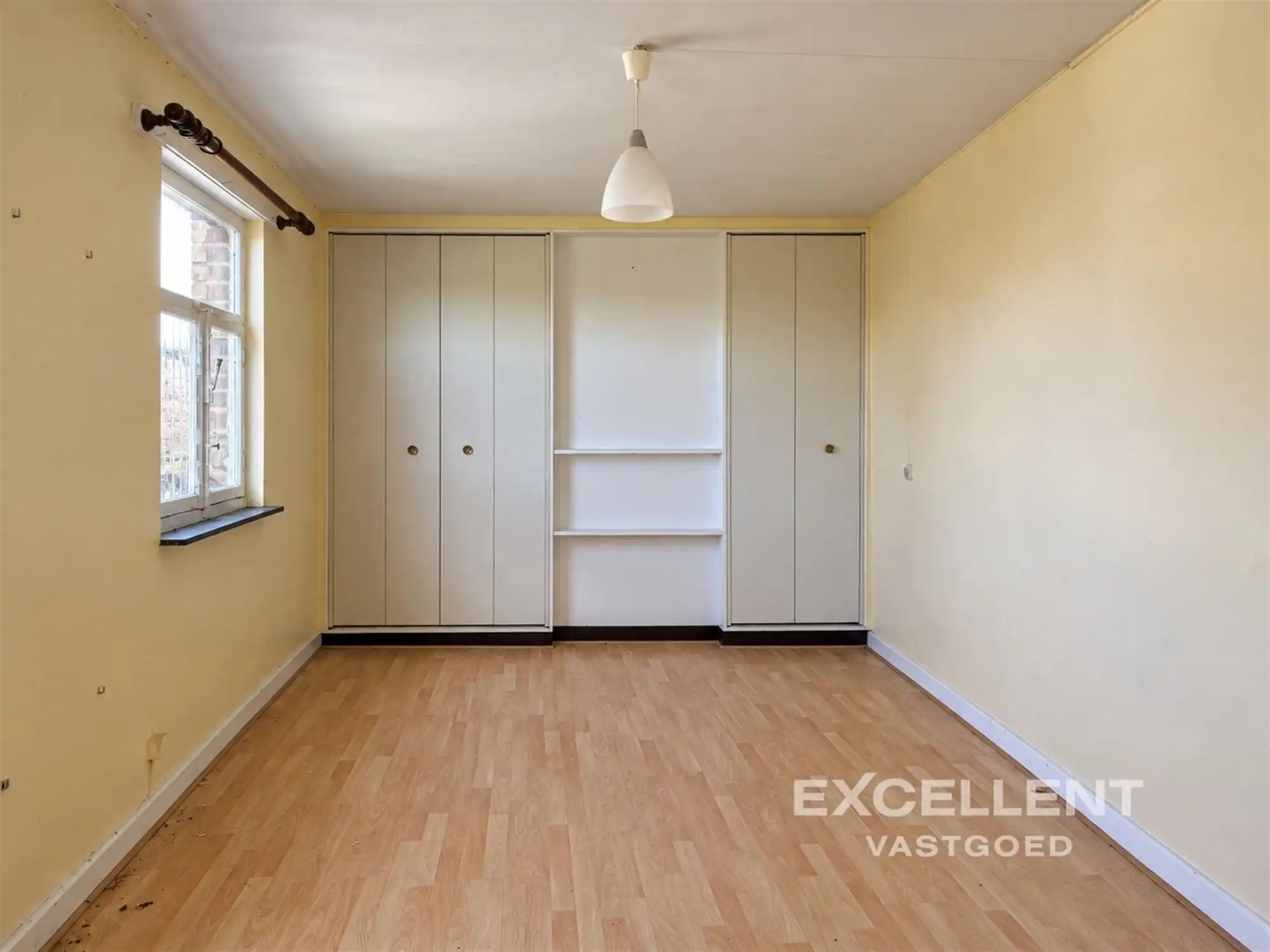 Woning met commerciële ruimte op uitzonderlijk perceel foto 6