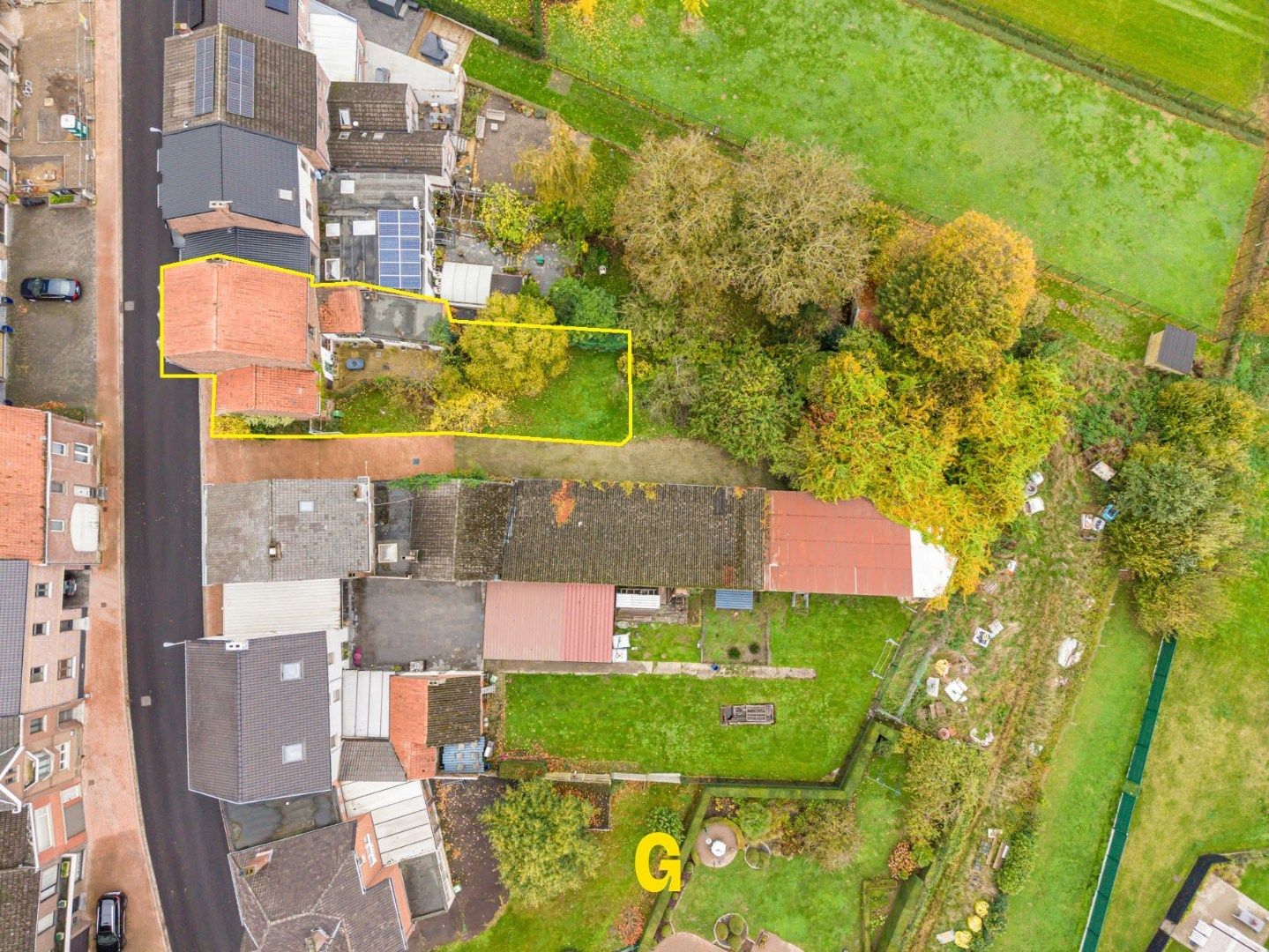 Karaktervolle te renoveren herenwoning met tuin en garage op wandelafstand van het centrum foto 2