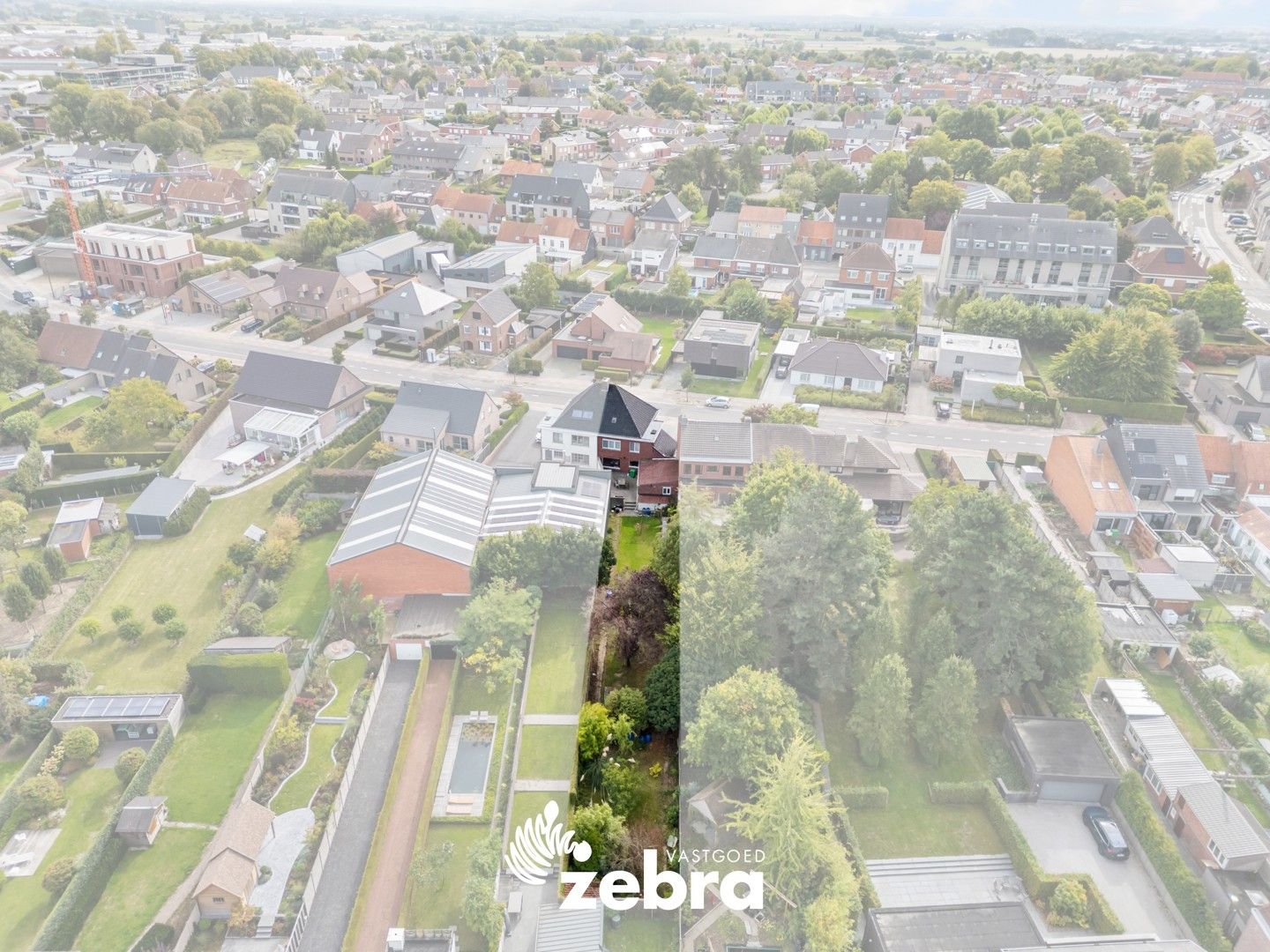 Ruime licht op te frissen woning met drie slaapkamers te Tielt! foto 2