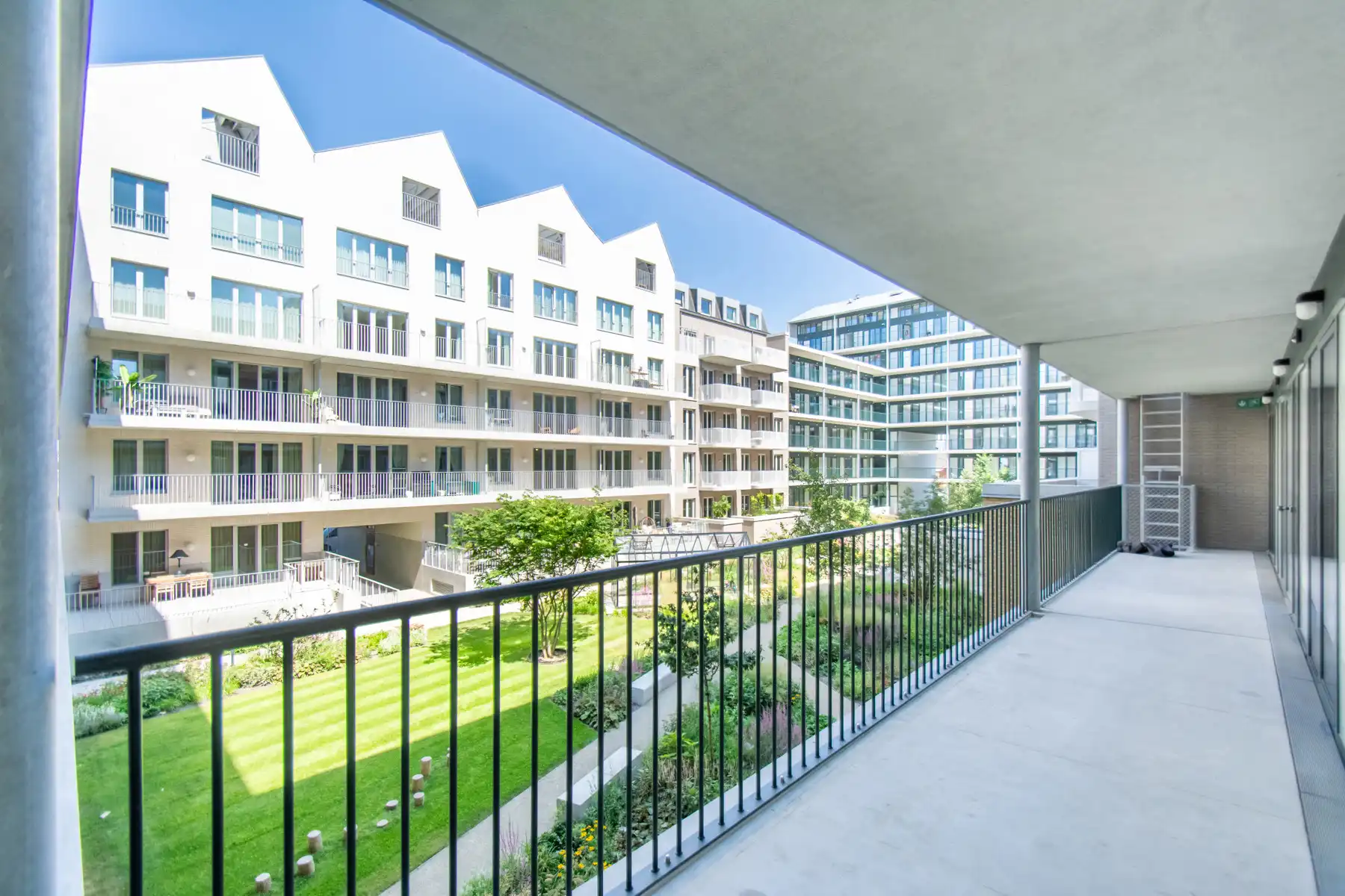 Lichtrijk nieuwbouwappartement met 2k en terras foto 8
