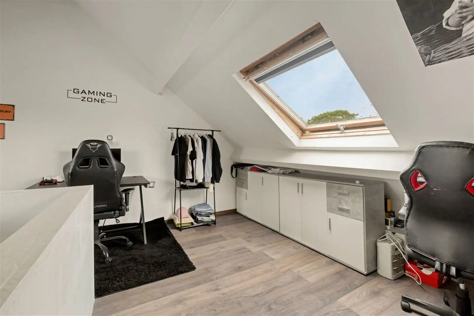 Instapklare rijwoning op 230 m² met 3 slaapkamers, 2 badkamers en grote garage. foto 18