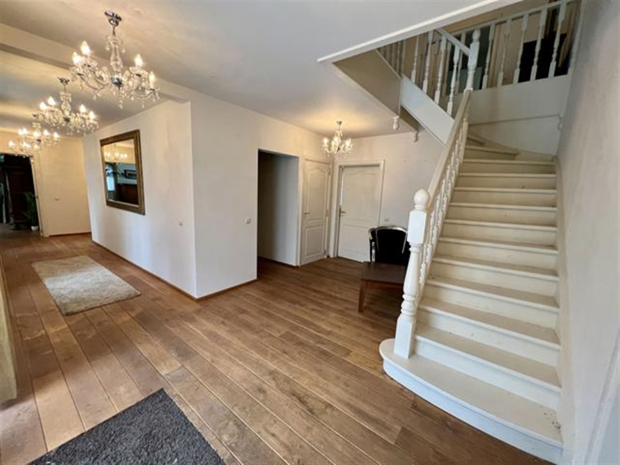 Prachtige villa met 9 slaapkamers en buitenzwembad foto 25