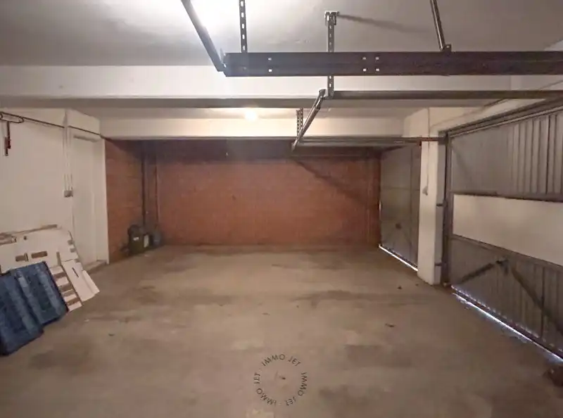 Instapklaar appartement met twee slaapkamers, terras en autostaanplaats in hartje Beveren foto 12