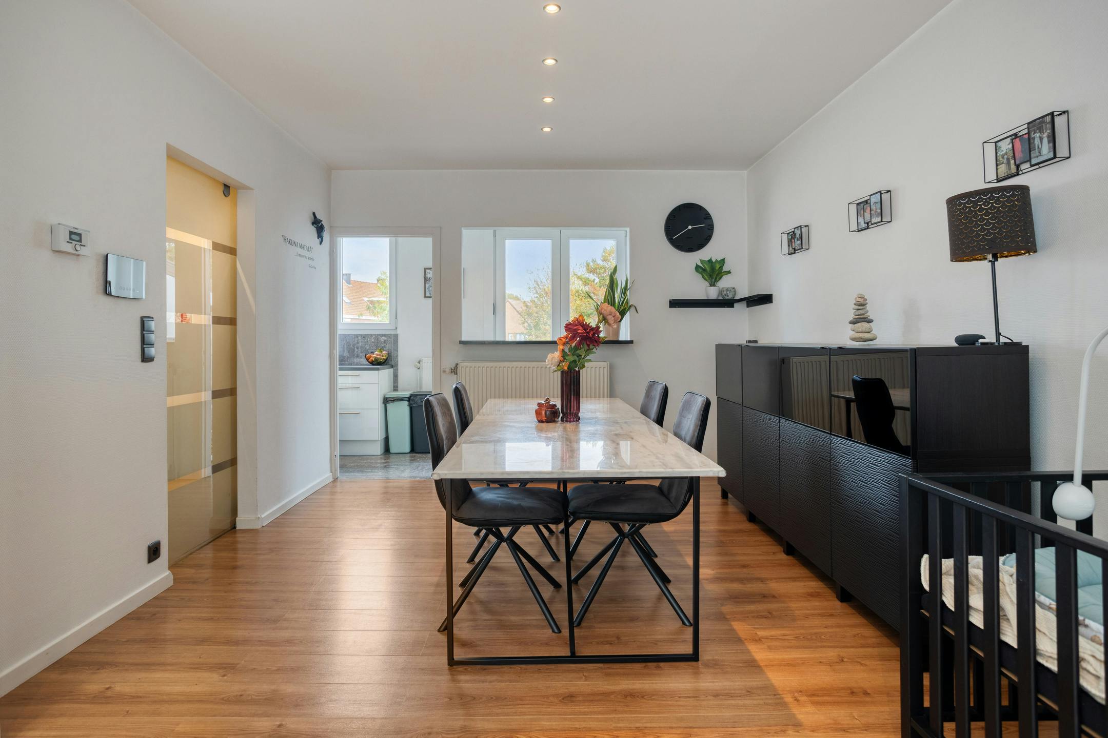 Instapklaar huis te koop in de "Vogeltjeswijk" te Merksem foto 12