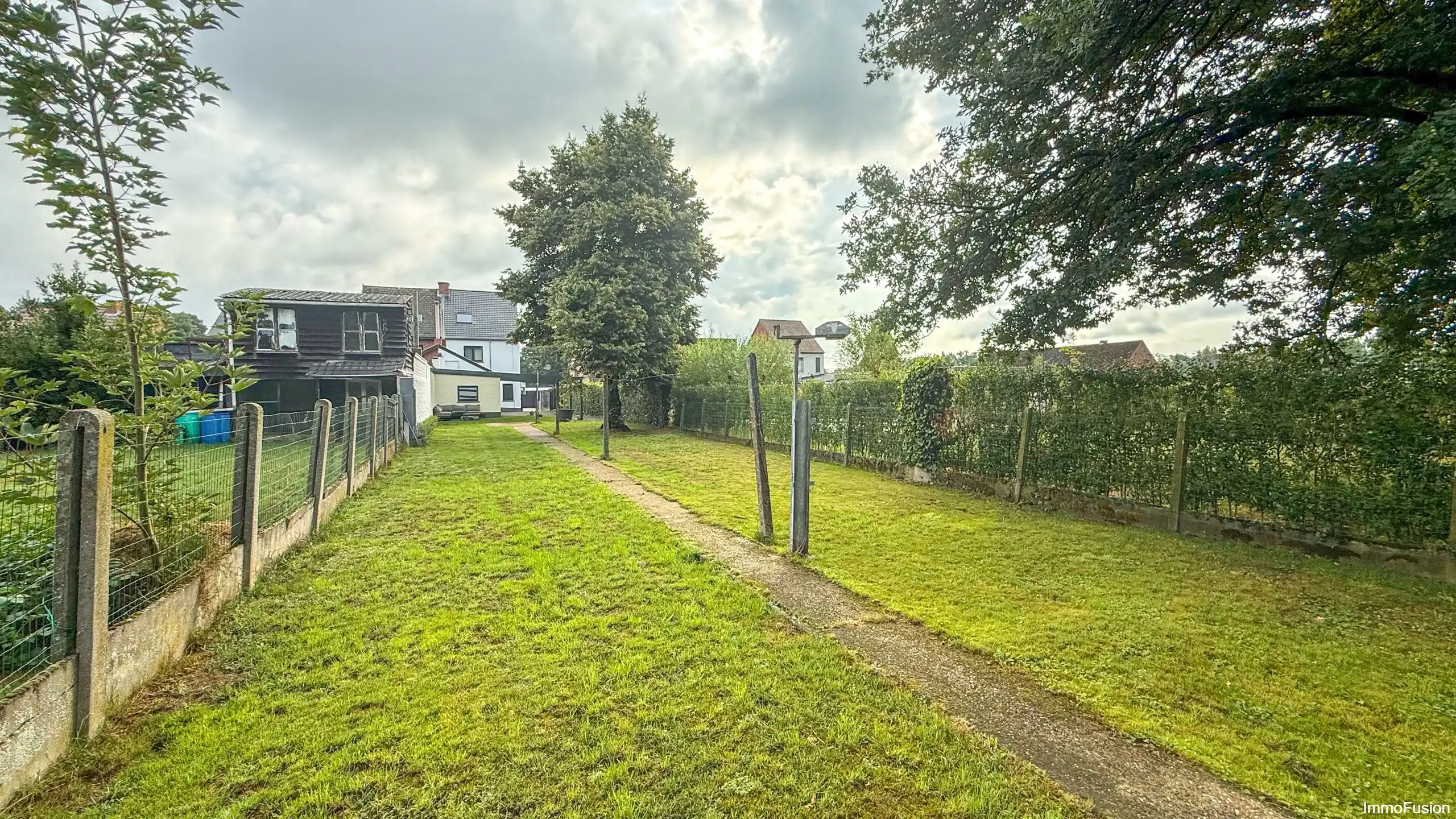 Halfopen bebouwing met 4 slpks en tuin! foto 40