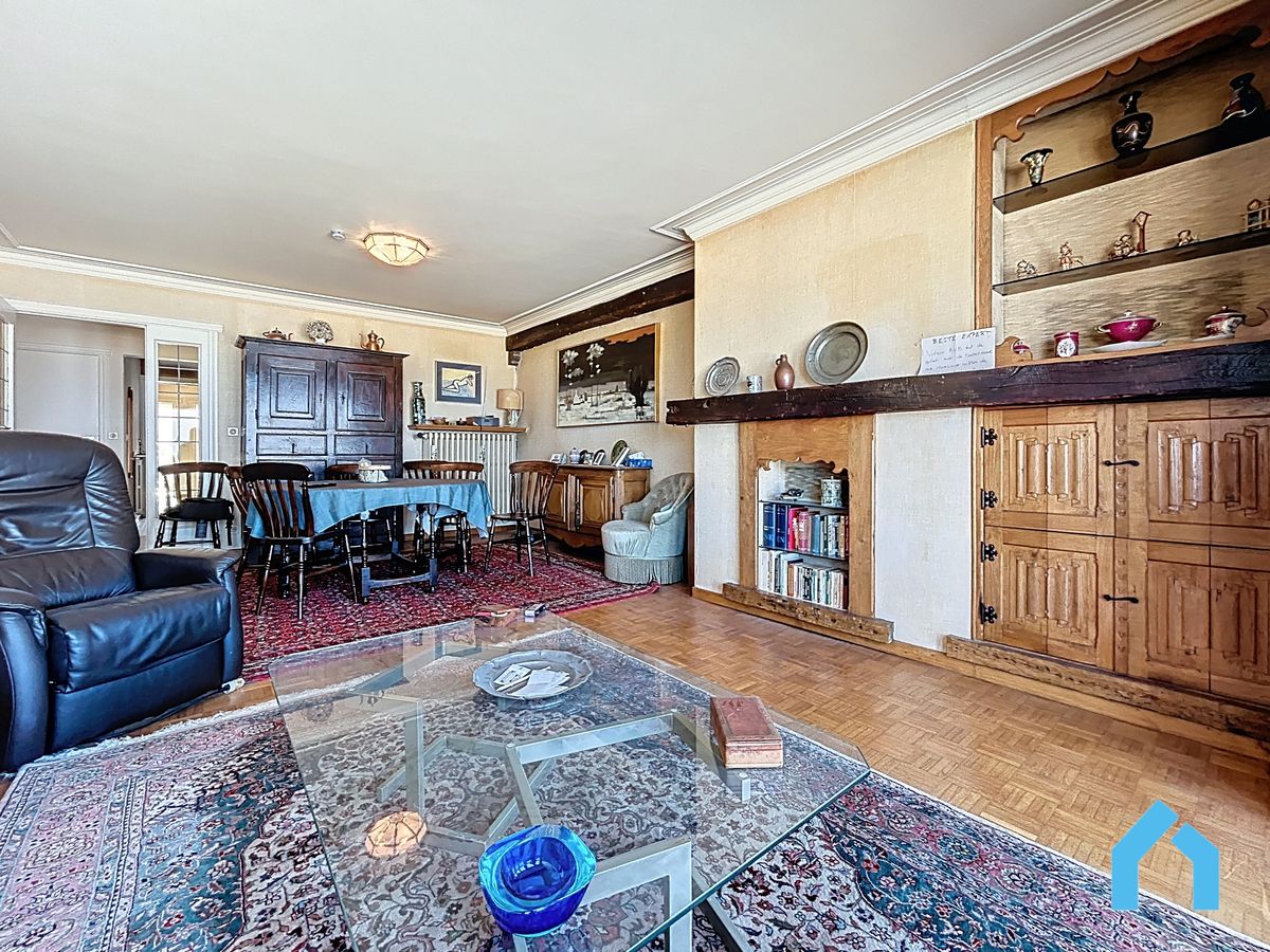 Magnifiek zeezicht en veel potentieel: maak van dit appartement uw parel! foto 4