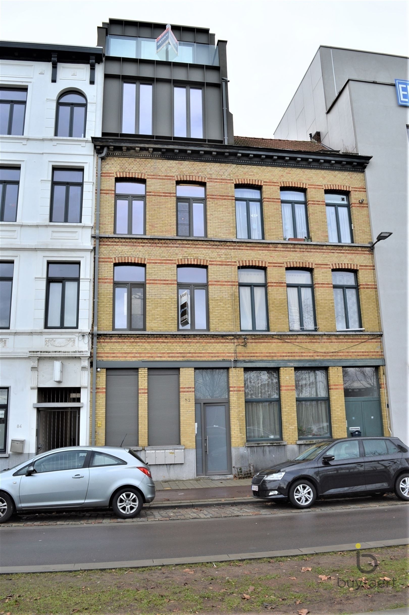 Sfeervol éénslaapkamer appartement in een gerenoveerd pand! foto 2