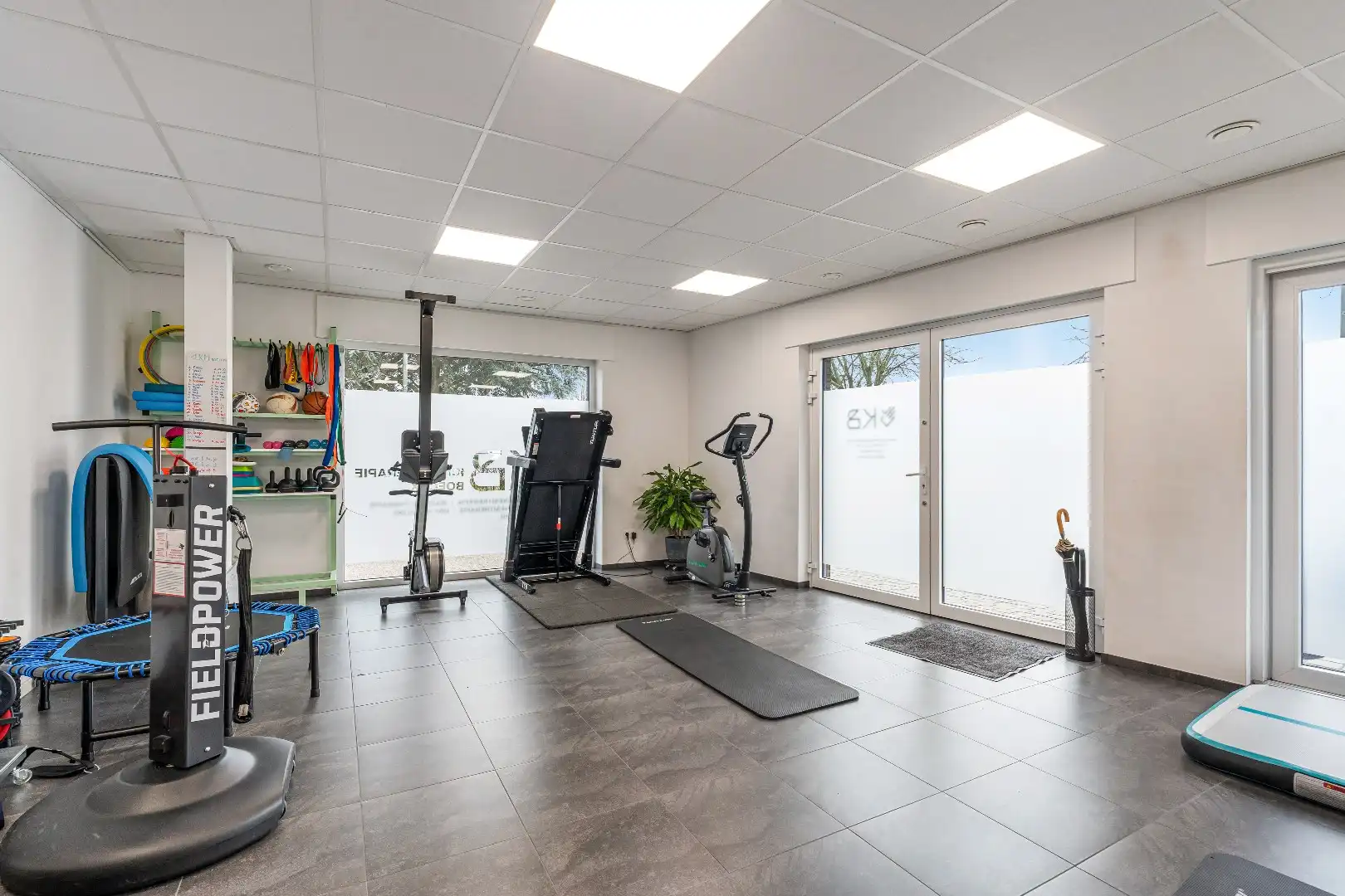 Handelsruimte, 90m² + kelder, centrum van Houthalen-Oost foto 2