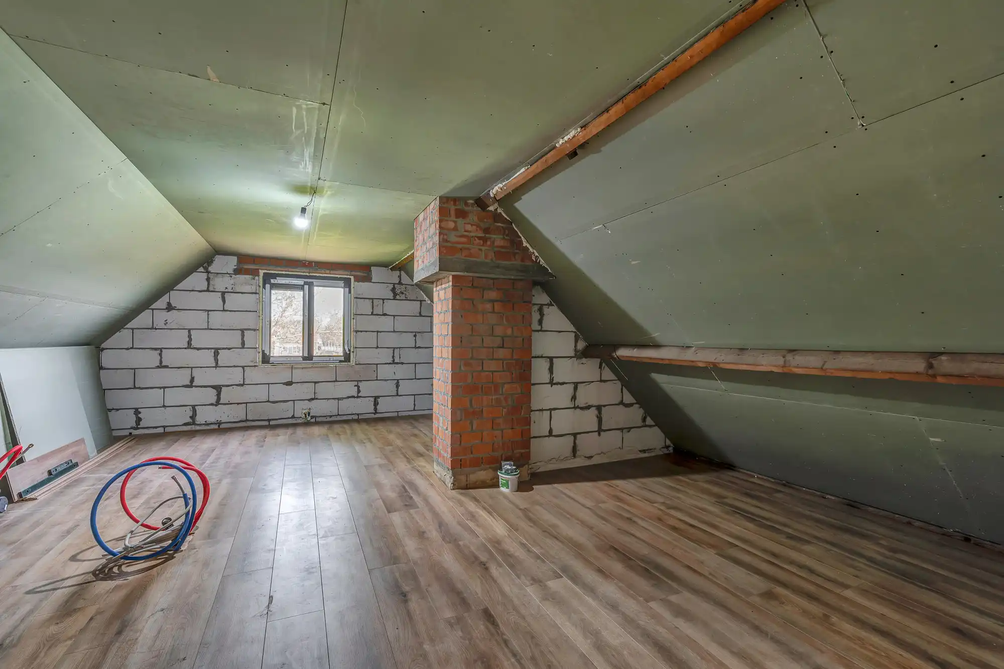 Ruime 4 slaapkamerwoning in hartje Zomergem foto 16