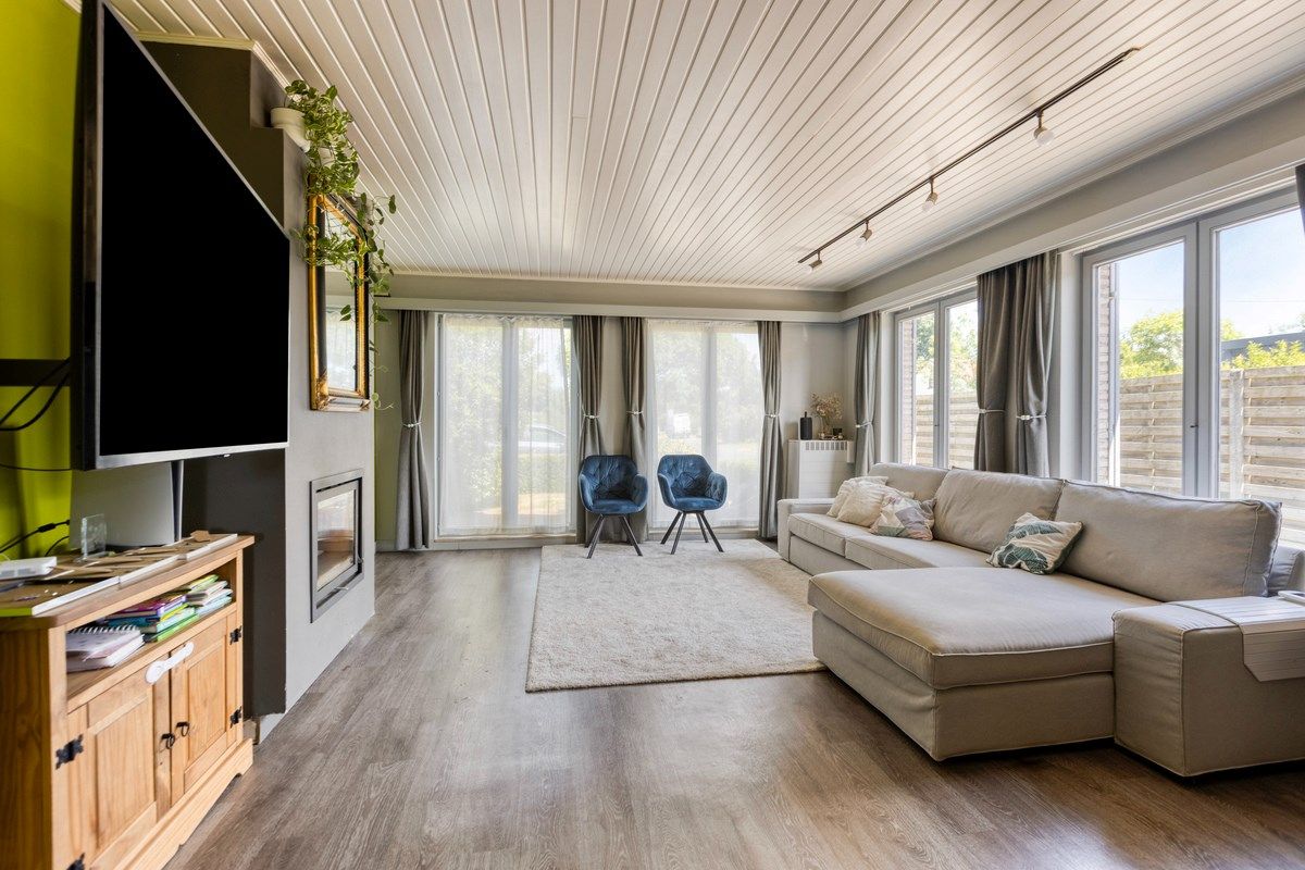 Rustig gelegen gelijkvloers woning met 2 slpks en ruime zolder. foto 2