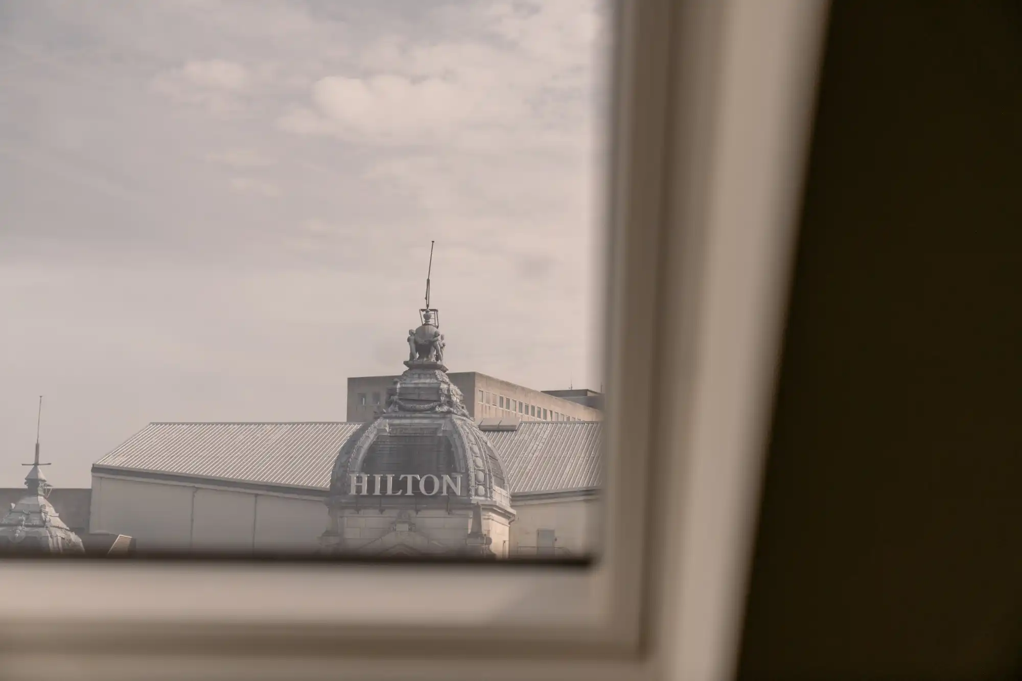 Volledig gerenoveerd duplex appartement met uitzicht op de monumentale gevel van Hilton foto 11