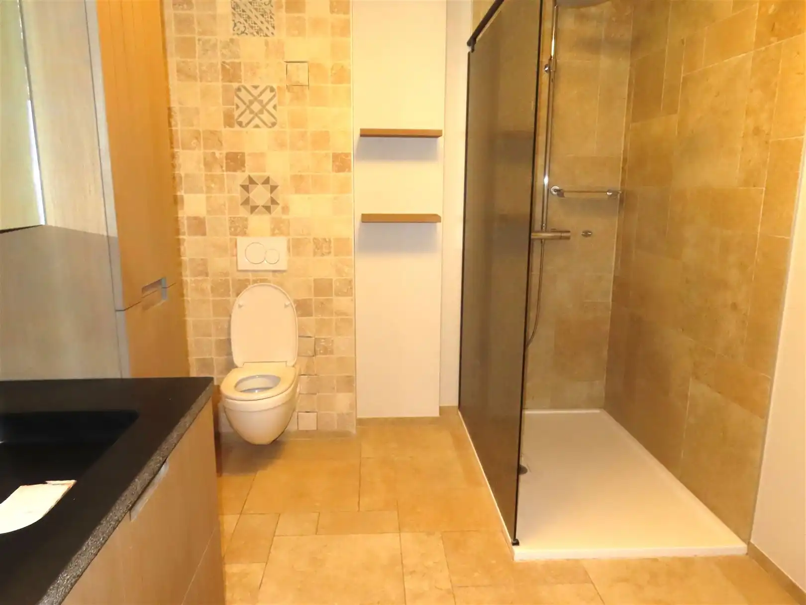 TE HUUR: Gesloten bebouwing met 4 slaapkamers in Koersel! foto 12