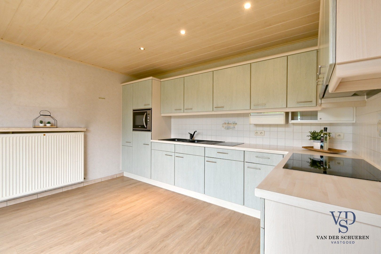 Tijdloos en ruim (> 300 m²) wonen. foto 9