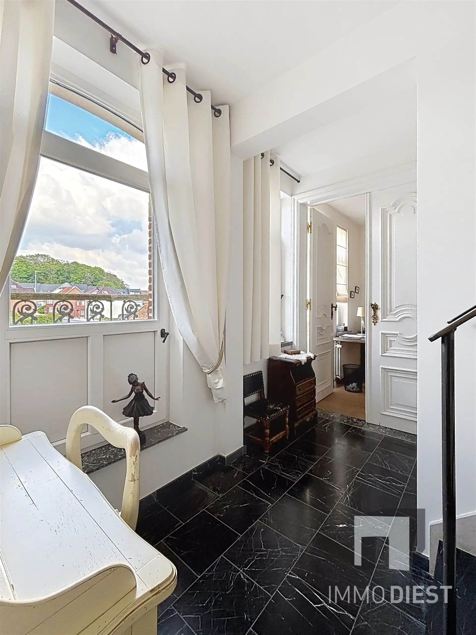 Welkom in deze herenwoning vol charme en grandeur in Scherpenheuvel. foto 17