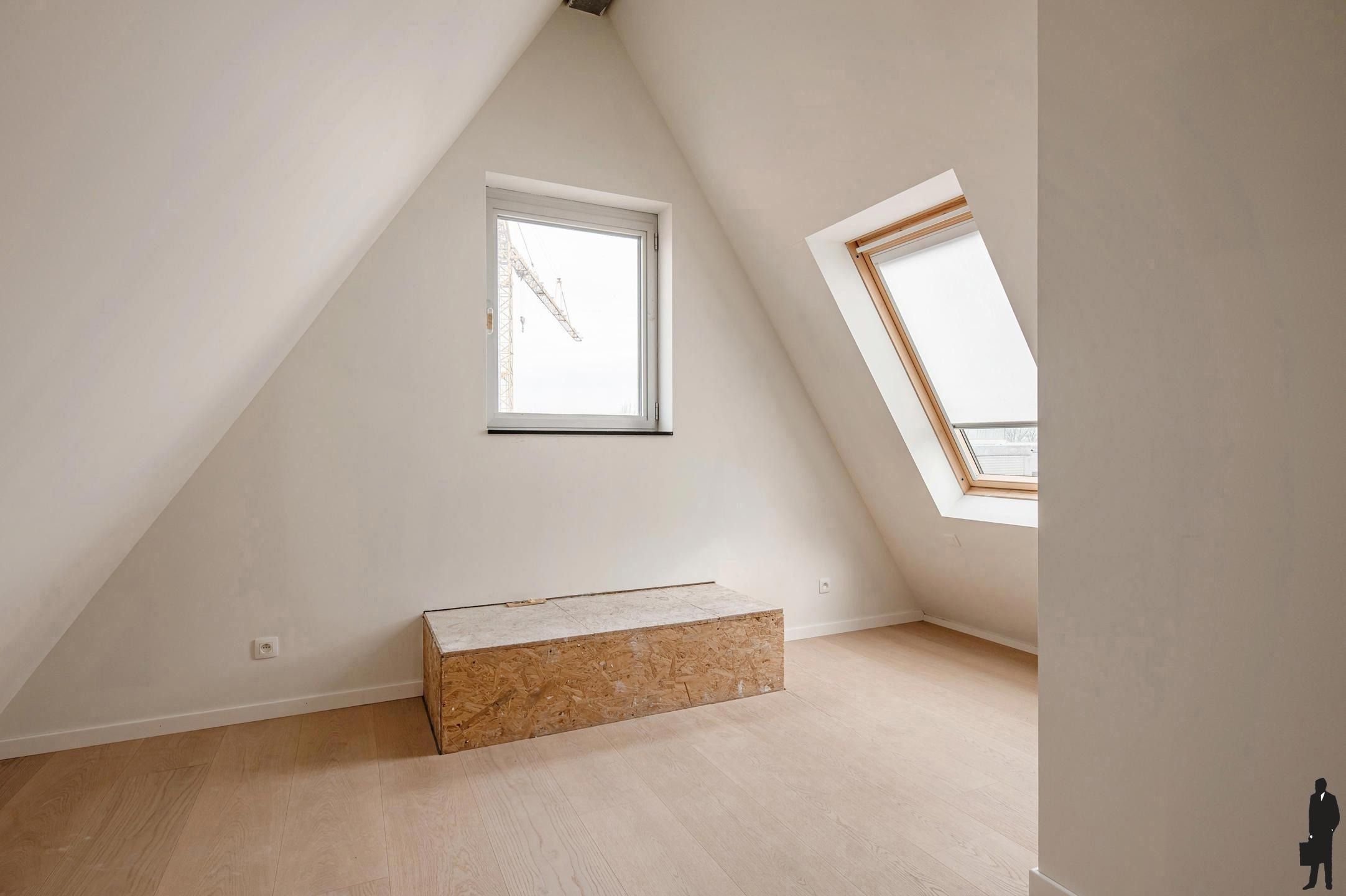 Charmante gerenoveerde duplex met 2 slaapkamers foto 11