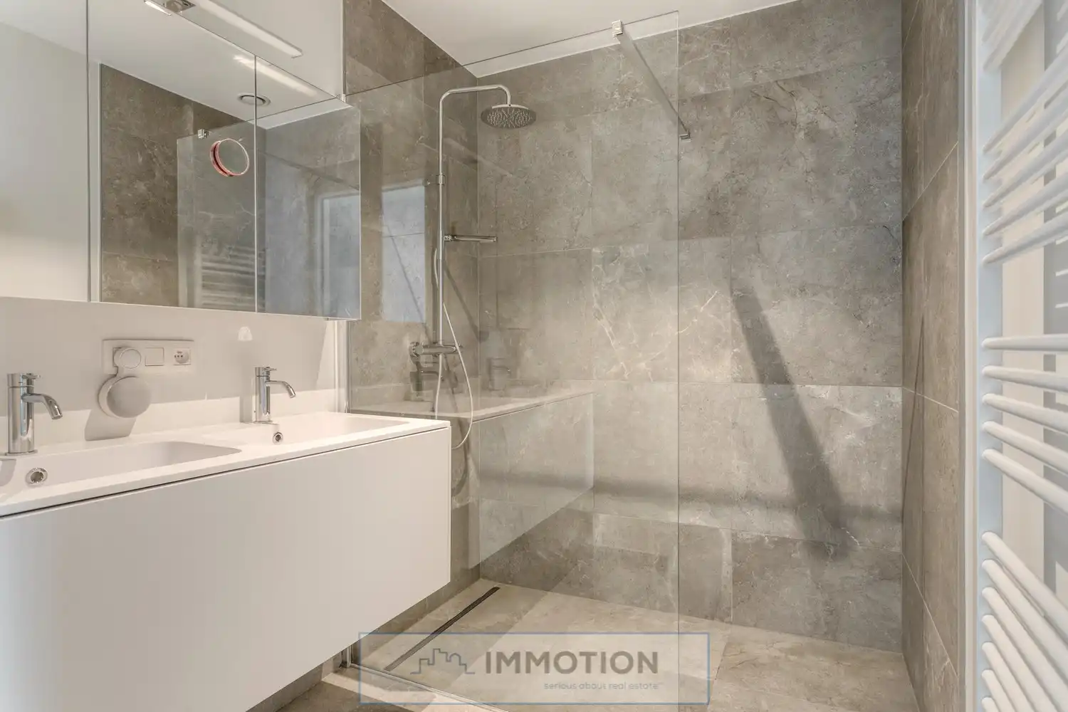 Residentie "Senzafine" : prachtig ingericht nieuwbouw appartement foto 17