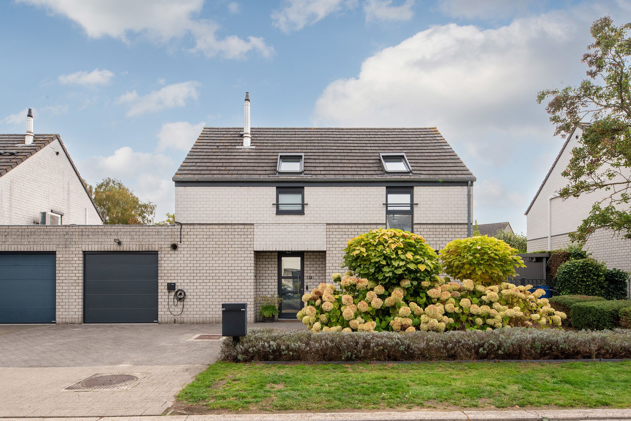 Rustig gelegen, energiezuinige woning met 4 slaapkamers op 473 m². foto {{pictureIndex}}