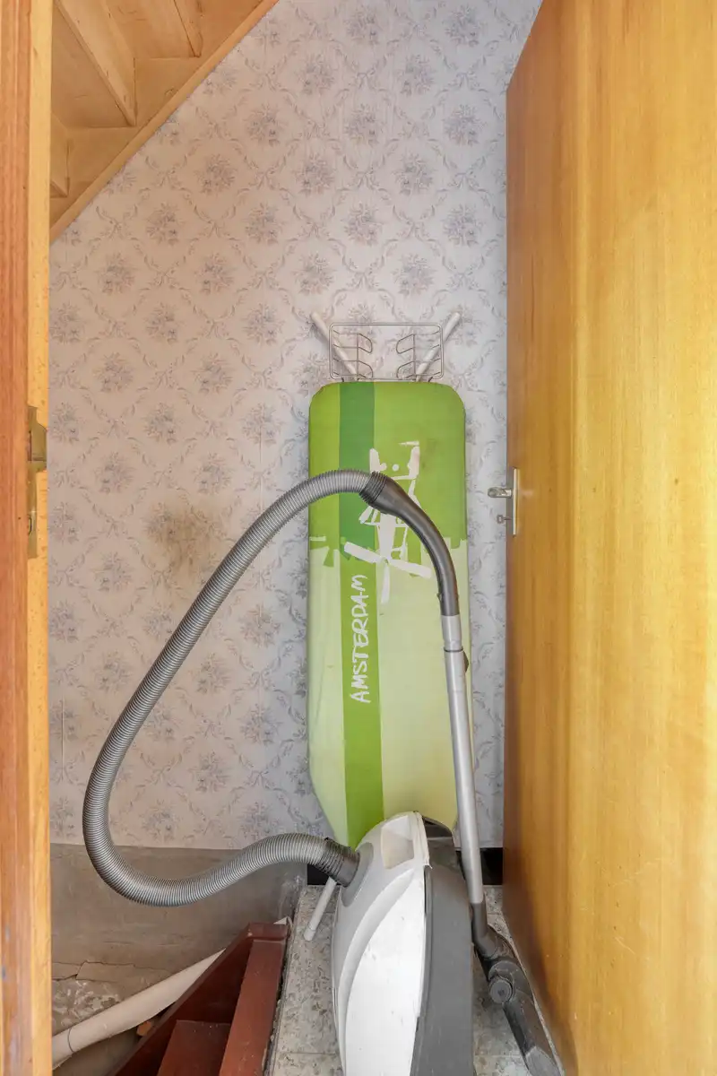 IN OPTIE - Solide te renoveren burgerwoning mét doorgang in Opstal foto 21