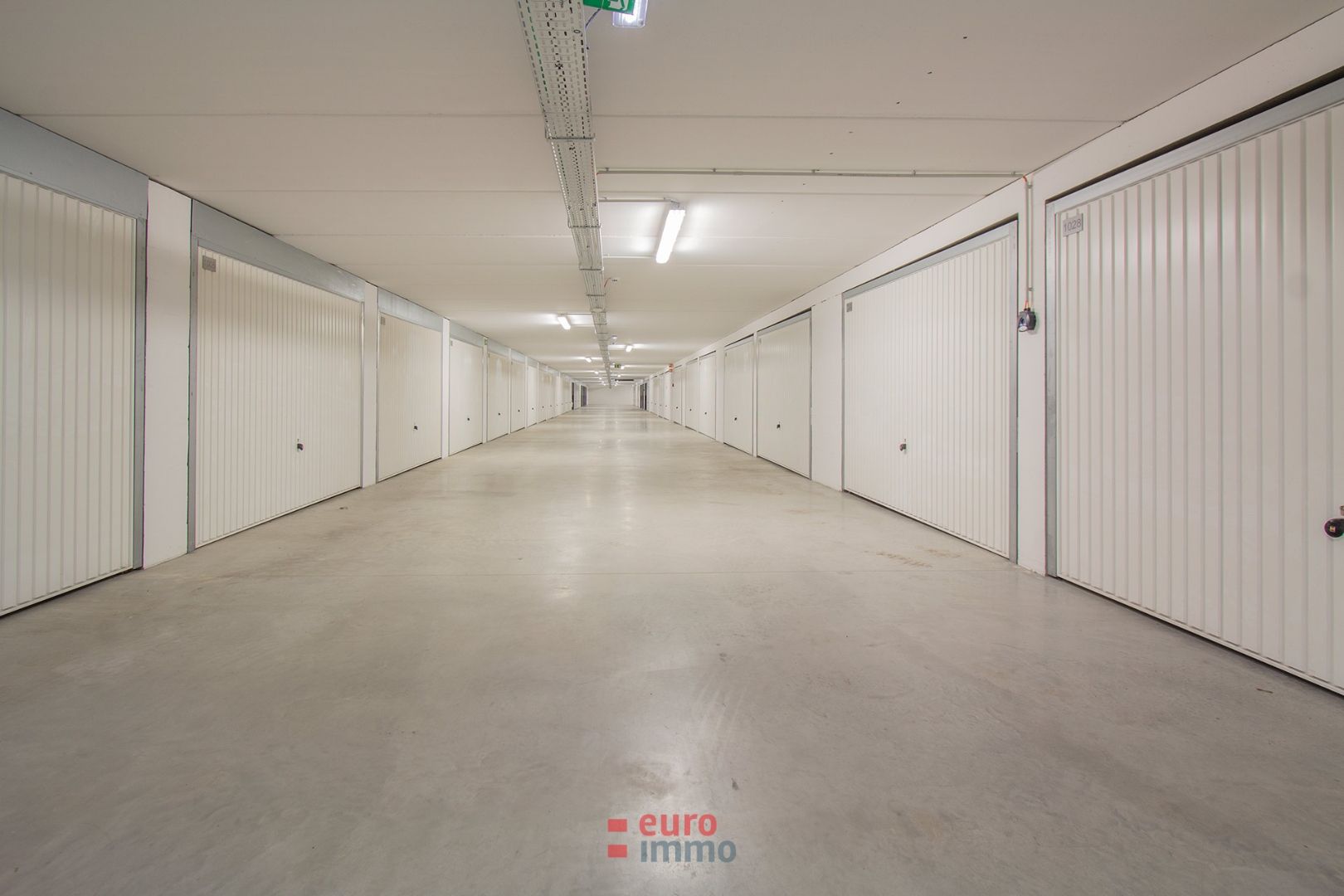 Zéér brede garage op centrale ligging in Nieuwpoort foto 8