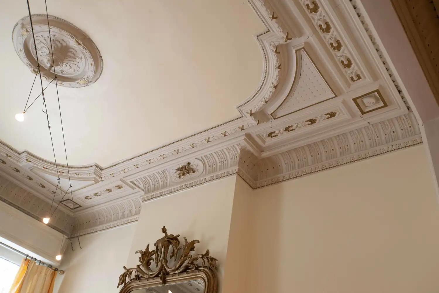 Ruime en luxueuze neoclassicistische herenwoning incl. dubbele garage en veelzijdige mogelijkheden op toplocatie te Antwerpen-Zuid foto 7
