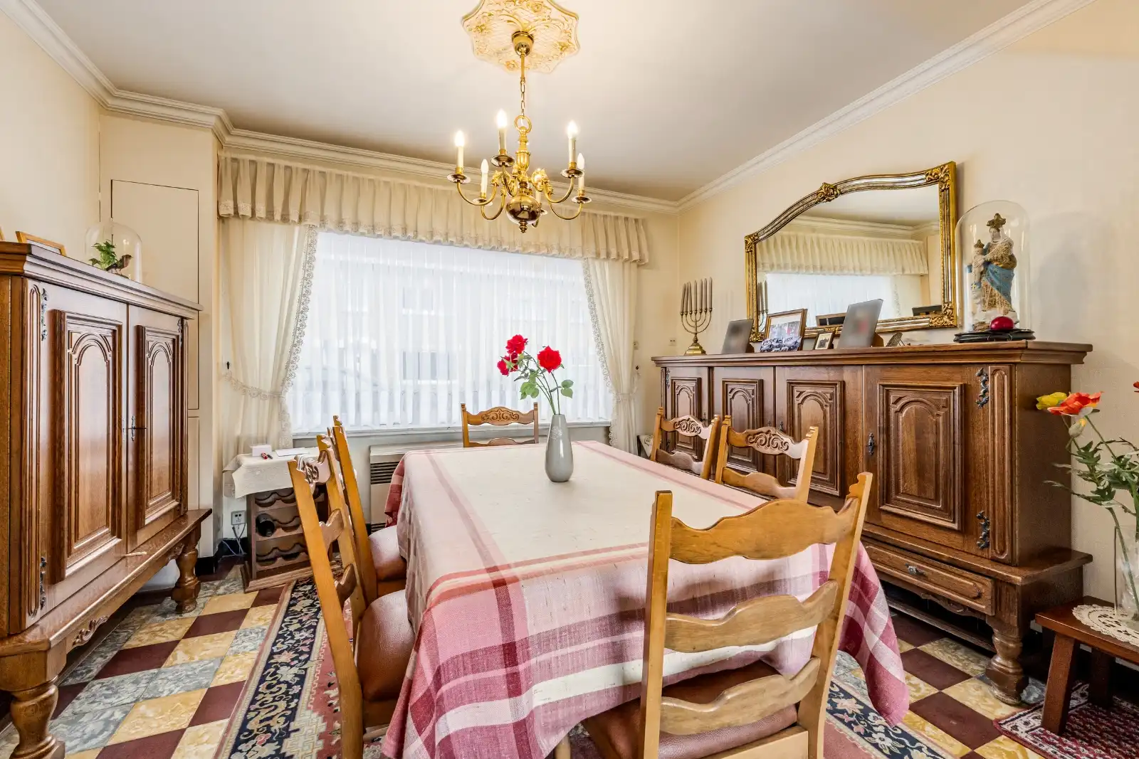 Woning met veel mogelijkheden op rustige locatie foto 3