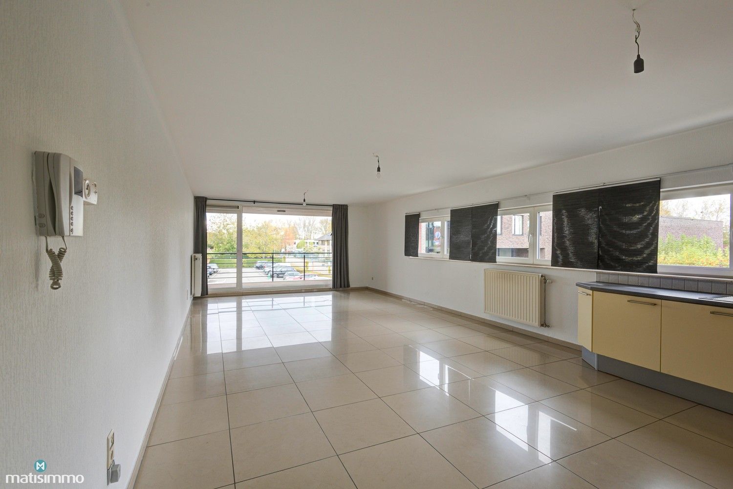 INSTAPKLAAR APPARTEMENT MET 2 SLAAPKAMERS EN AUTOSTAANPLAATS NABIJ STADSCENTRUM BILZEN foto 3