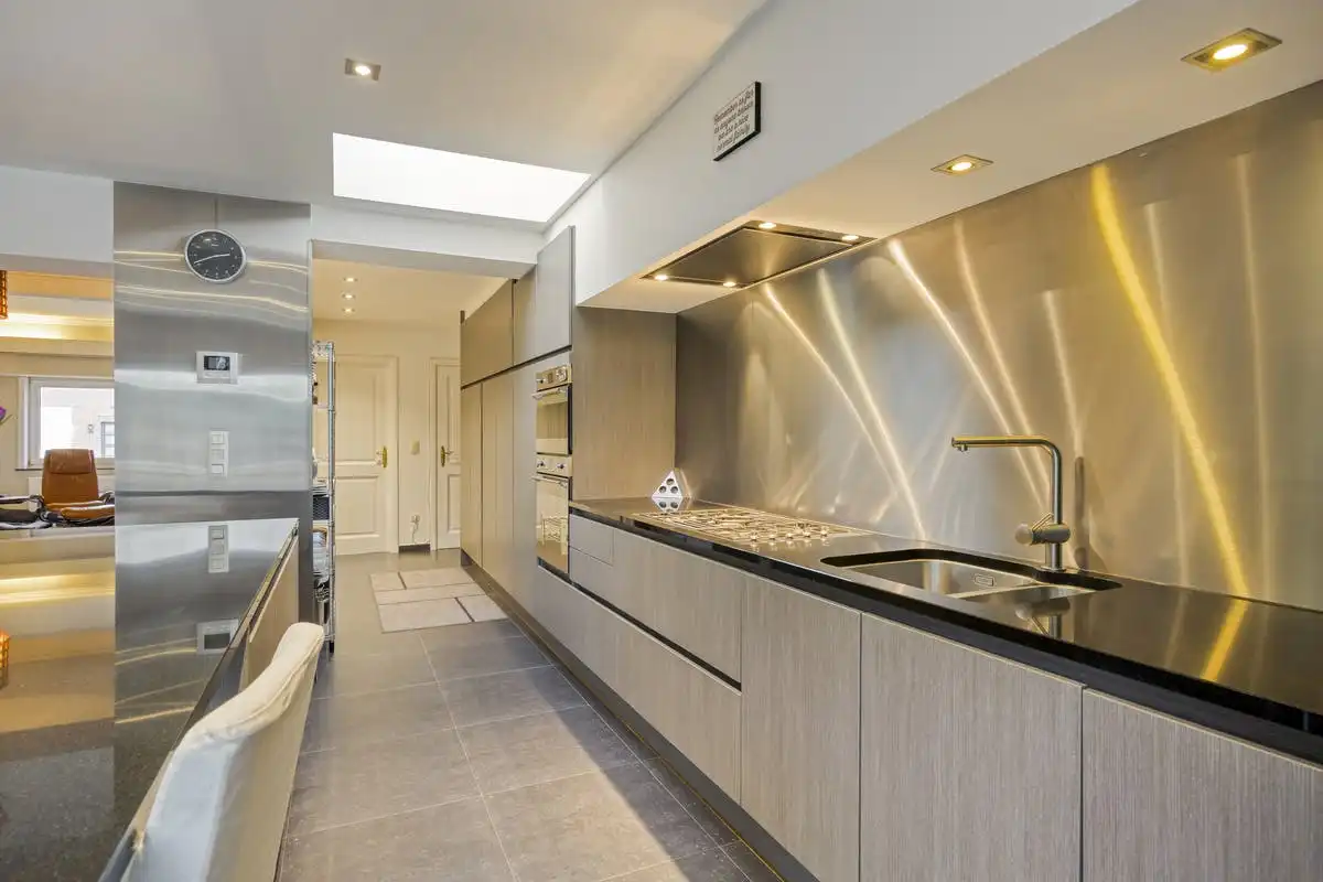 Instapklare stadswoning met 5 slaapkamers en tuin nabij centrum Hasselt foto 9