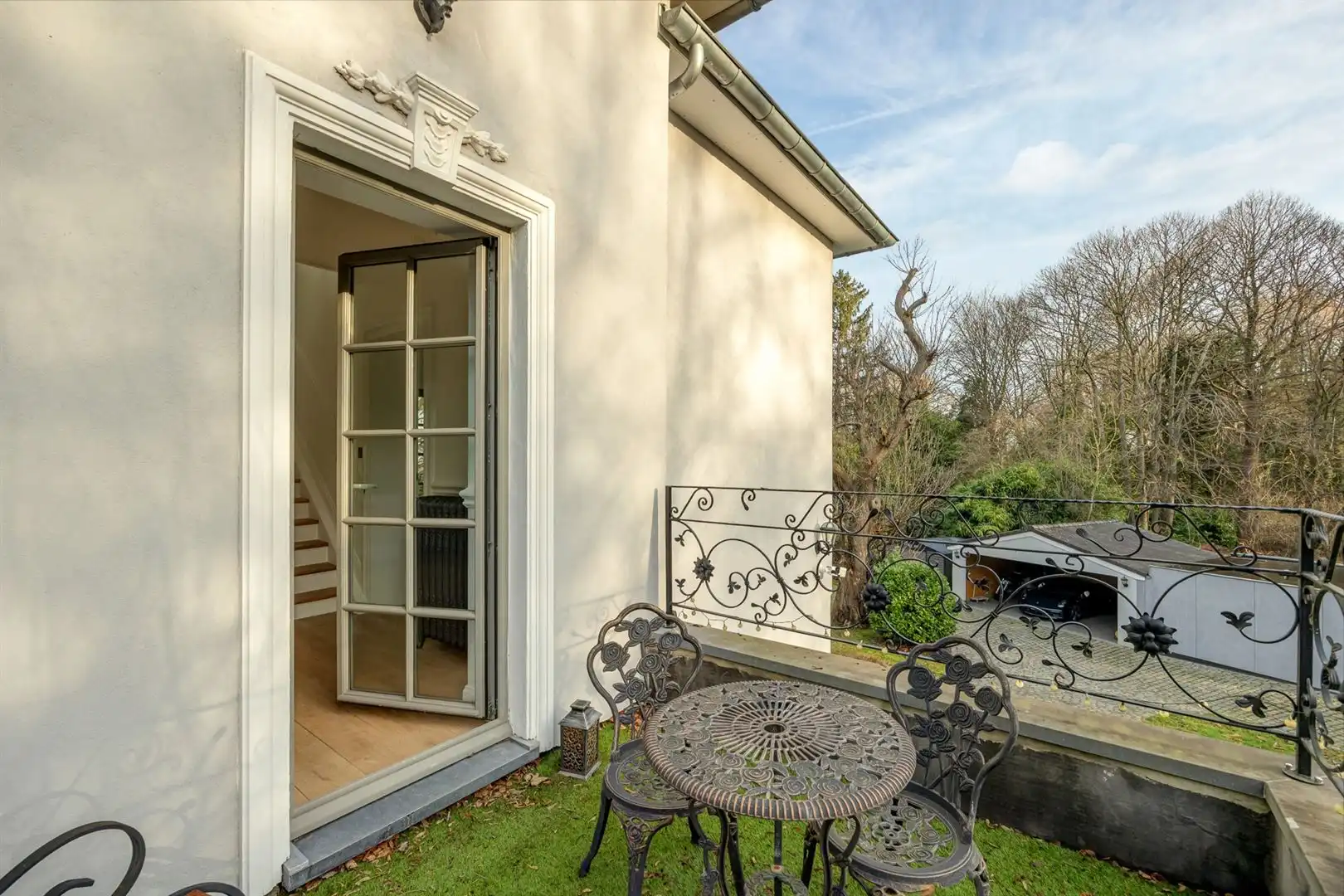 State-of-the-art villa tussen eeuwenoude bomen foto 24