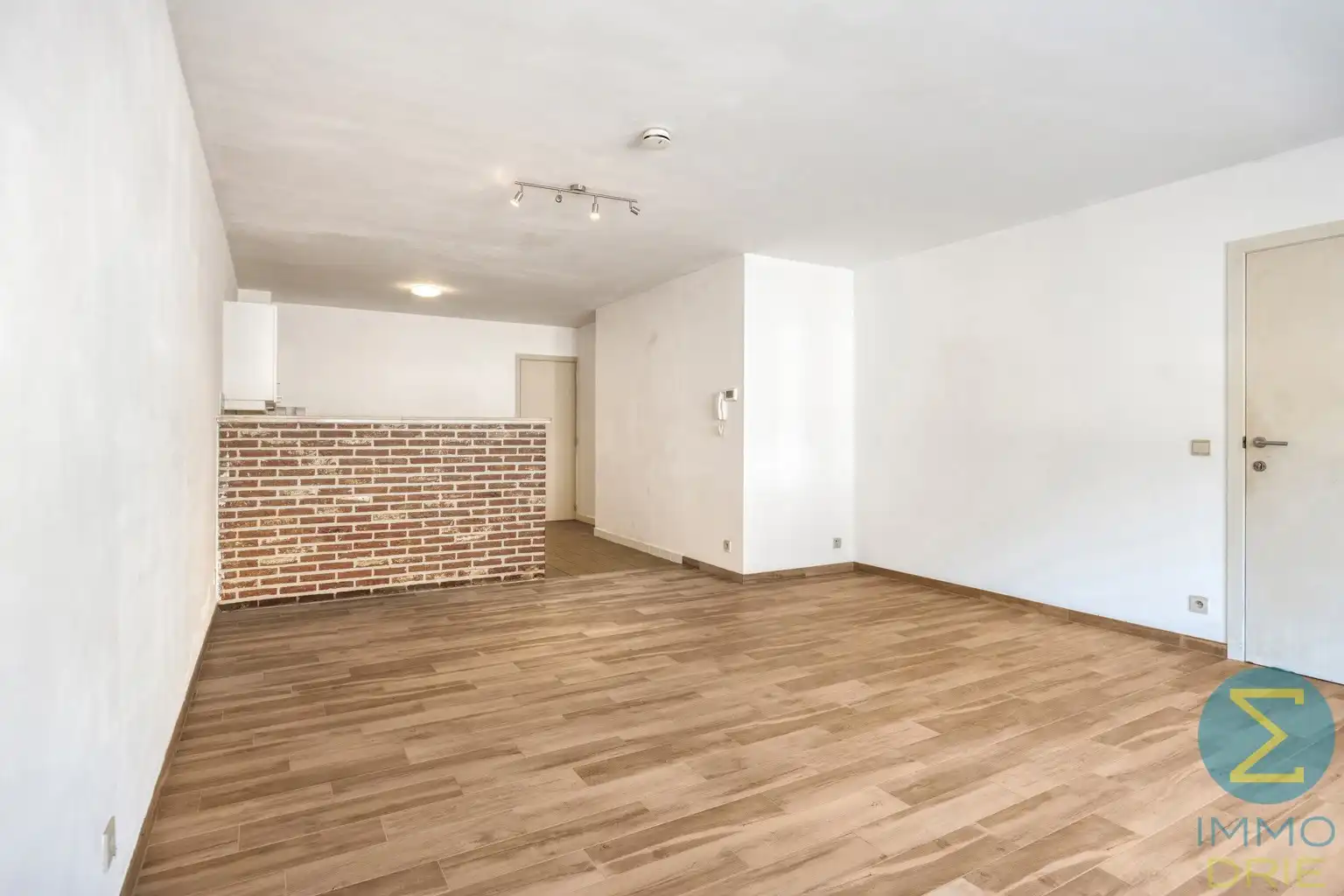Opbrengsteigendom met 3 verhuurde appartementen en garages foto 5
