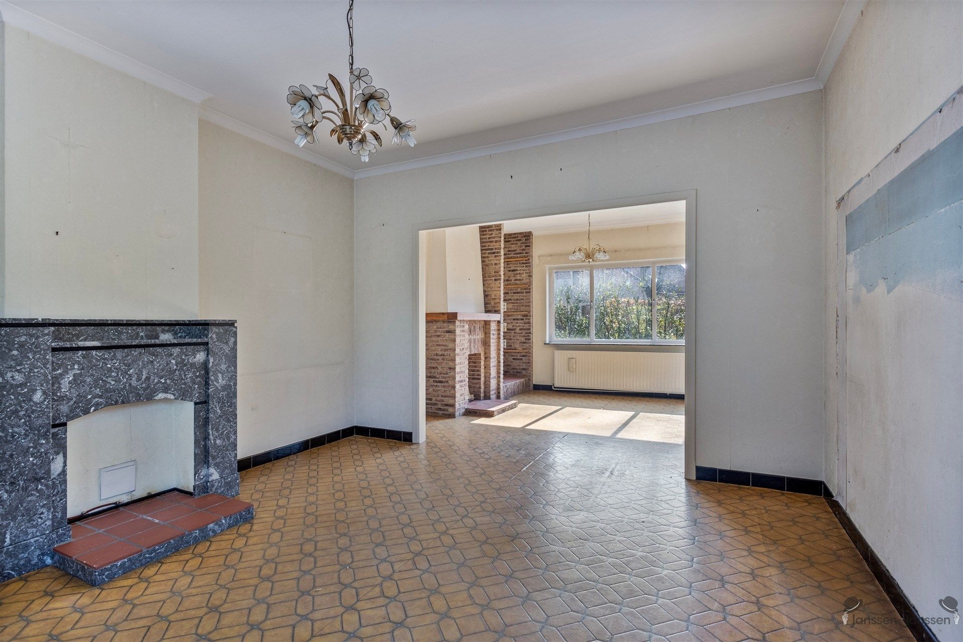 Karaktervolle woning met veel potentieel in het groene Sterrebos!  foto 3