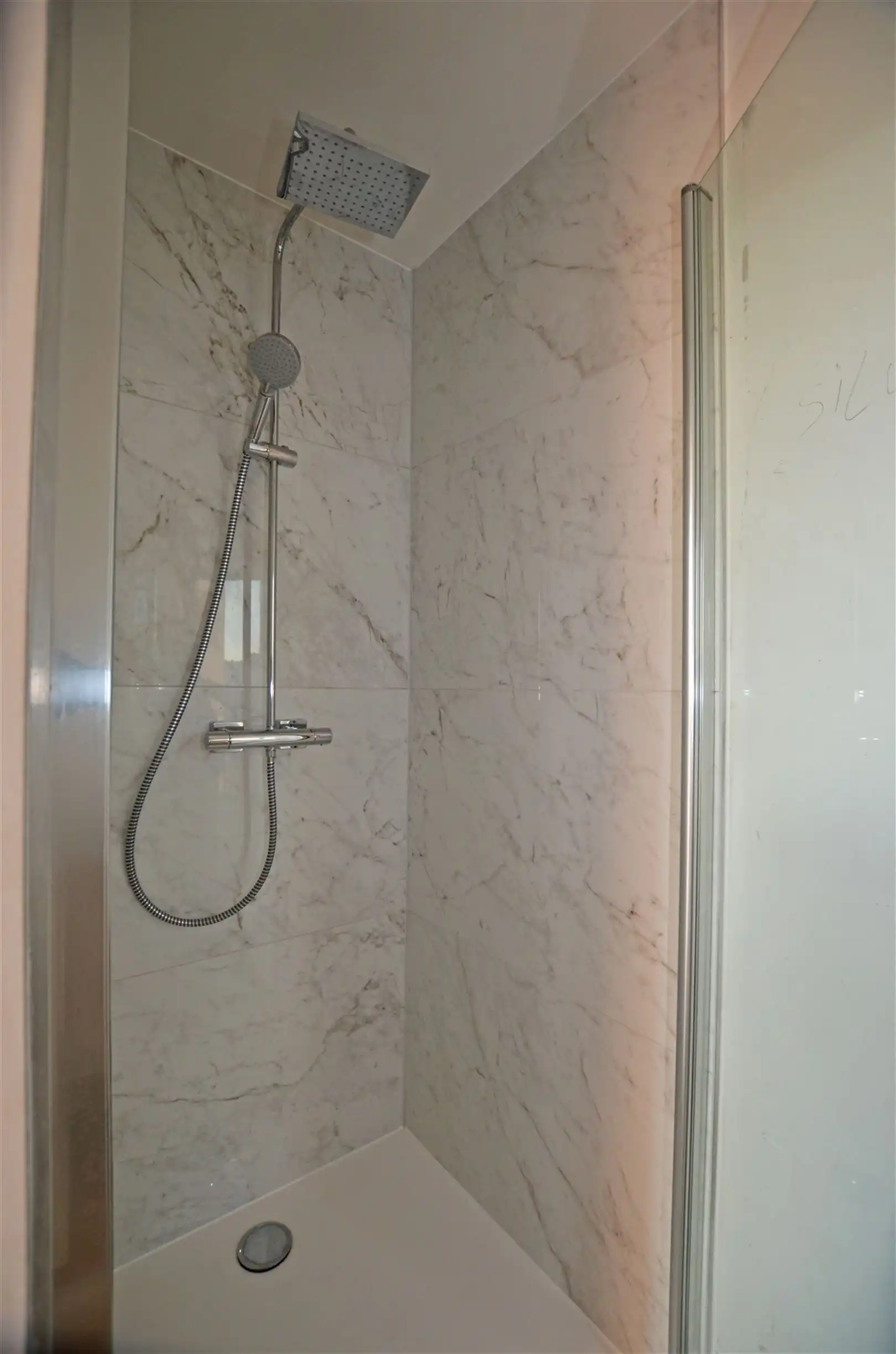 Verhuurd appartement met luxe-afwerking in hartje Hasselt foto 9