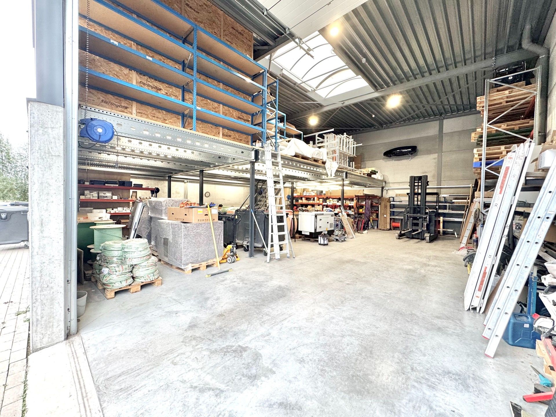 MAGAZIJN OP 180 M² foto 6