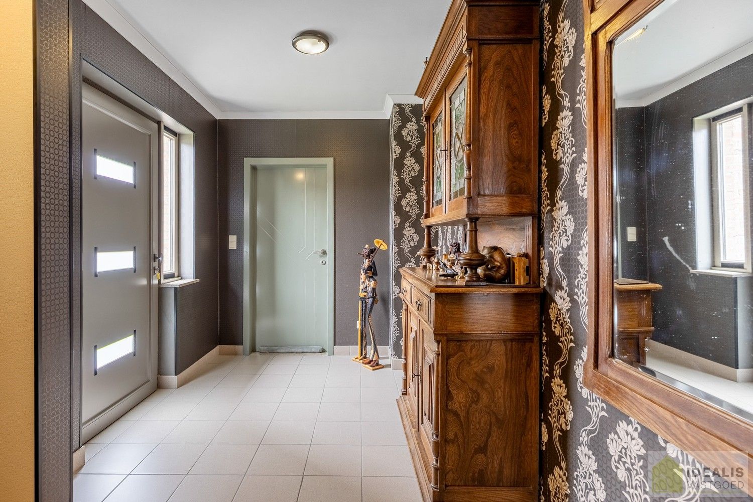 RUIME EN PERFECT ONDERHOUDEN WONING MET 4 SLAAPKAMERS OP KNAP PERCEEL VAN MAAR LIEFST 14A61CA foto 4