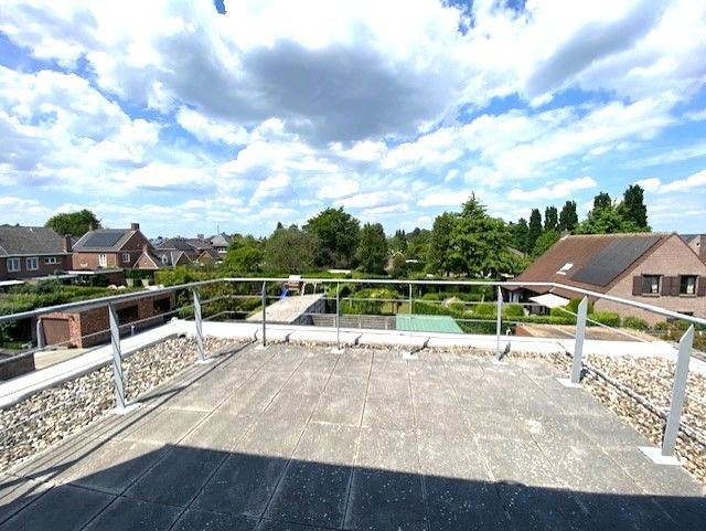 Moderne ruime studio met groot terras in centrum Geel foto 7