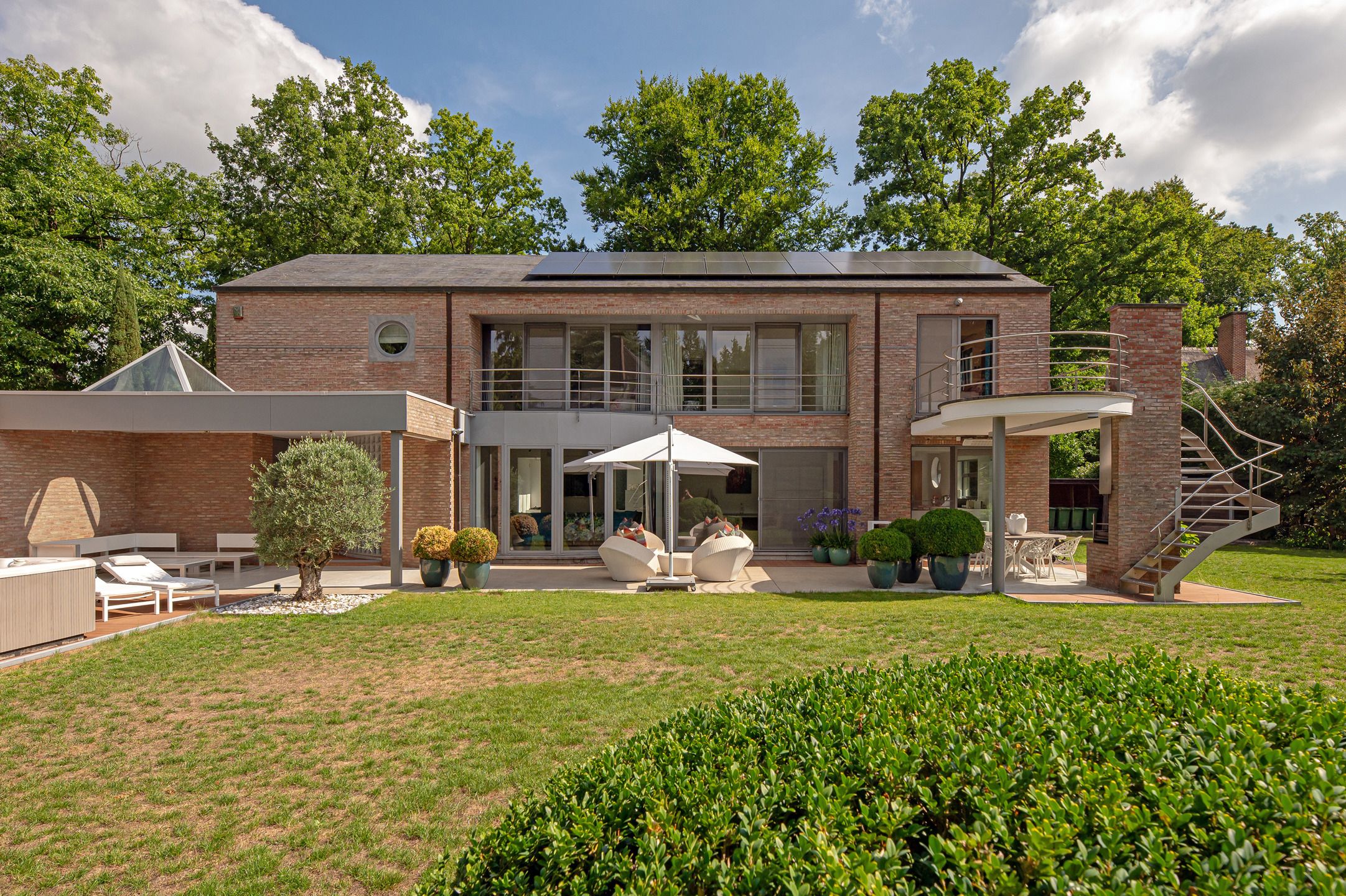 VILLA MET APARTE PRAKTIJK OF APART KANTOOR AAN HUIS (vrij beroep mogelijk!)  foto 30