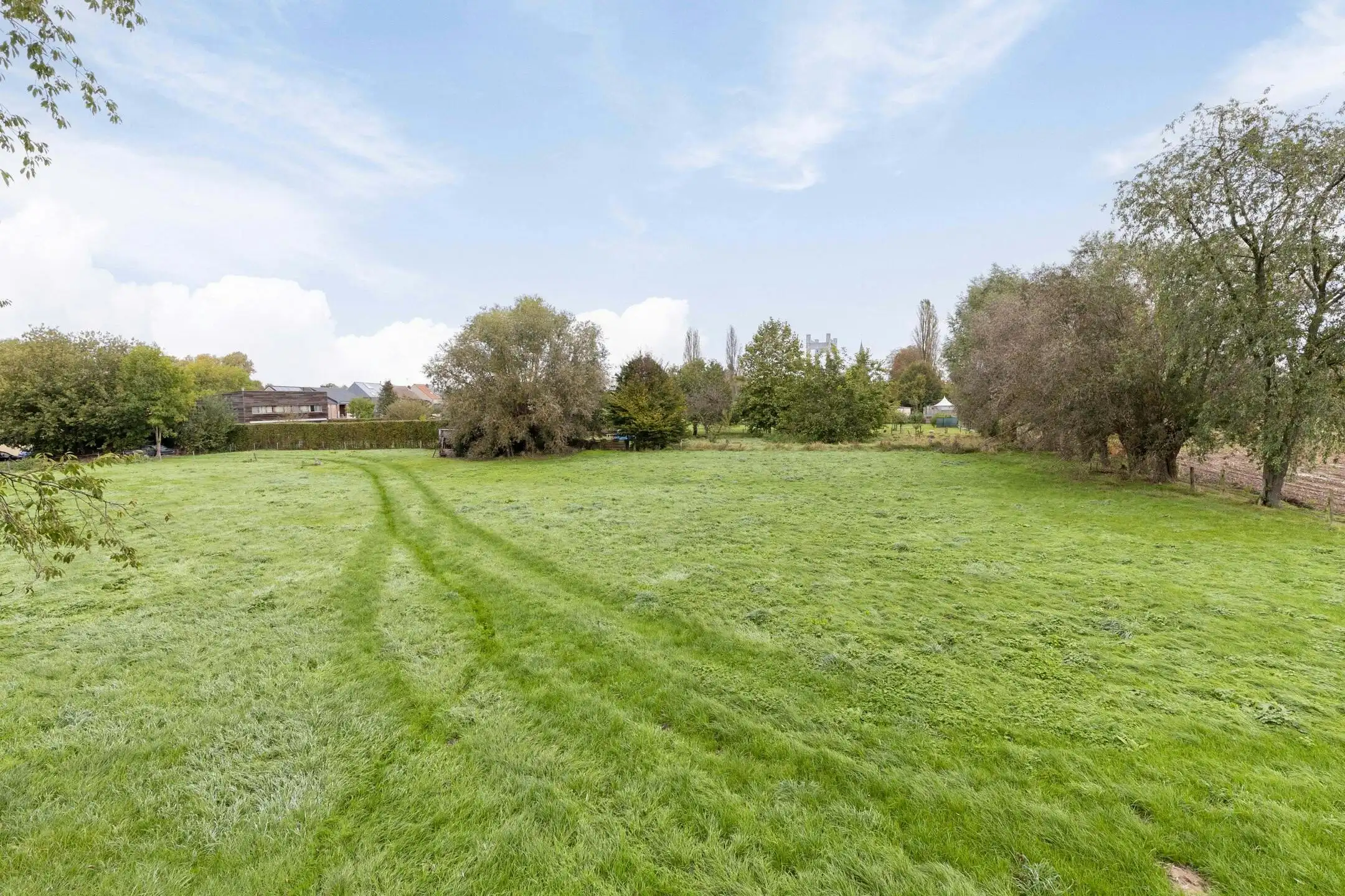 Prachtige bouwgrond te koop op 12are te Grimbergen! foto {{pictureIndex}}