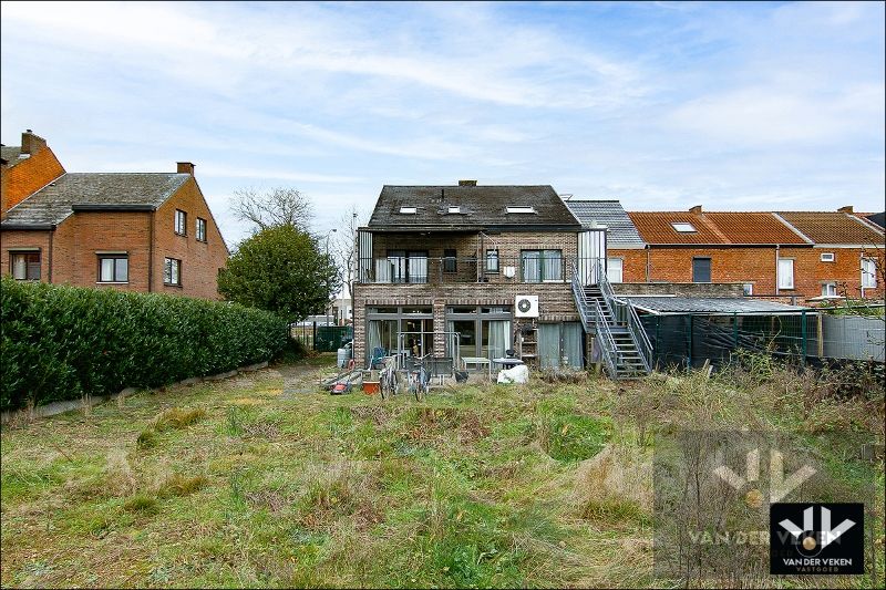 Opbrengsteigendom met 3 wooneenheden vlakbij de grote ring in Hasselt foto 2