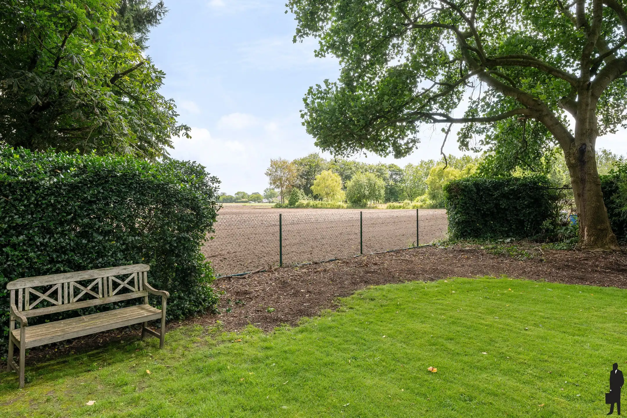 Statige villa in landelijke stijl nabij het centrum van Hoogstraten!  foto 2