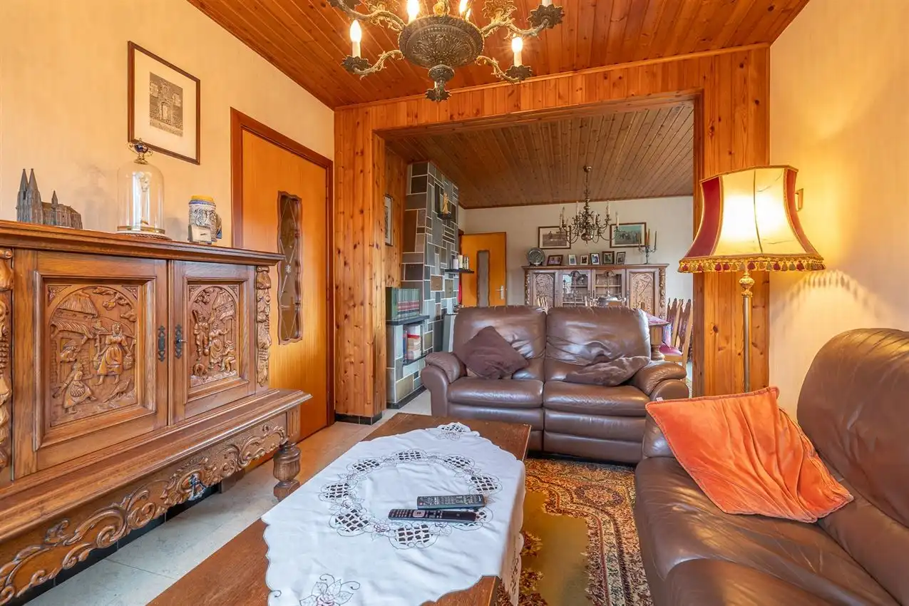 Vlakbij ingang merodebossen, soldie woning met potentieel foto 36
