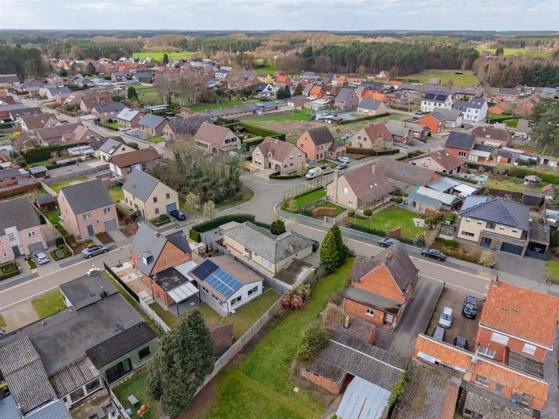 Rustig gelegen te renoveren woning met 3 slk foto 36