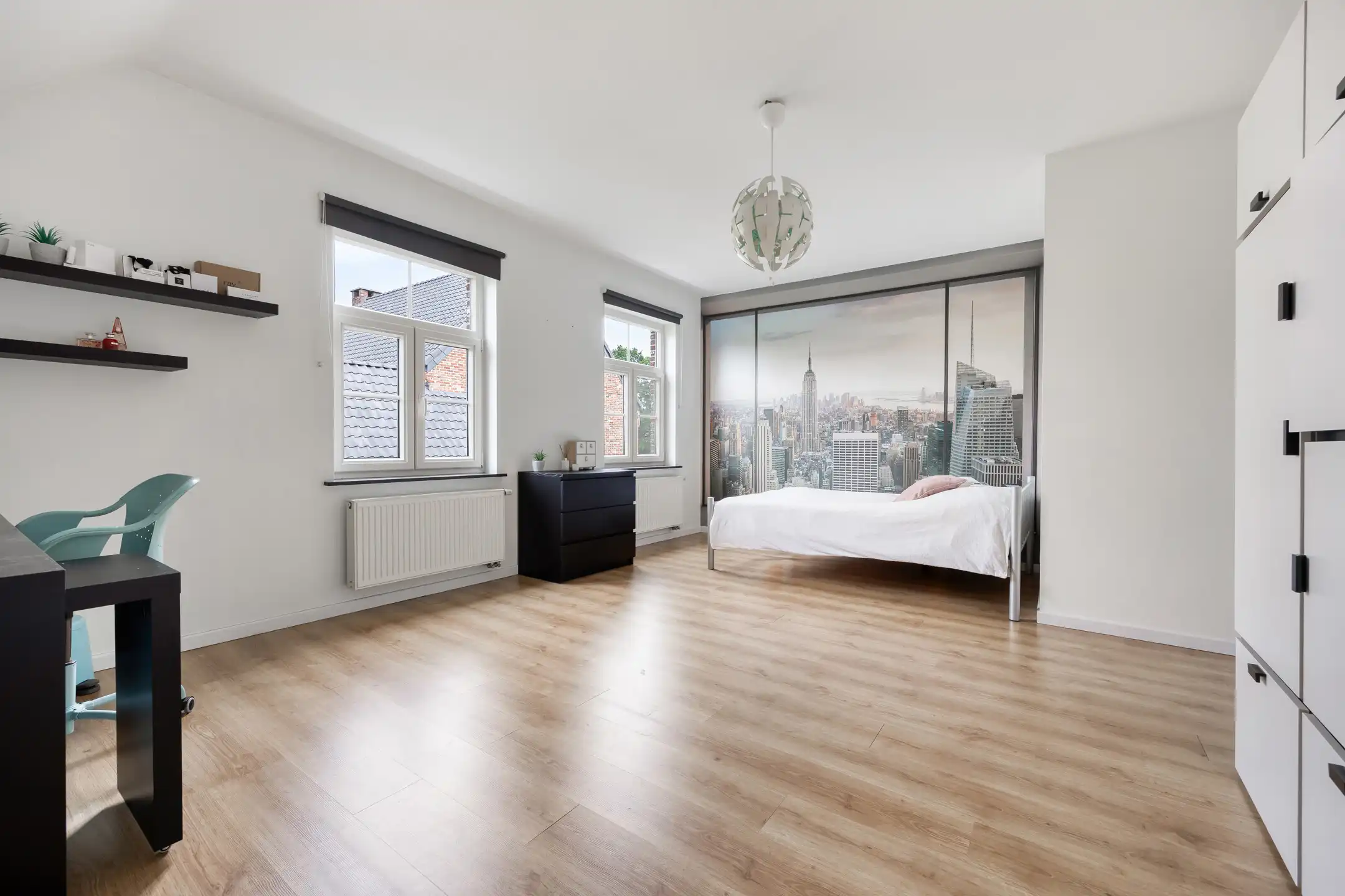 Rustig gelegen villa met prachtige tuin en zwemvijver foto 19