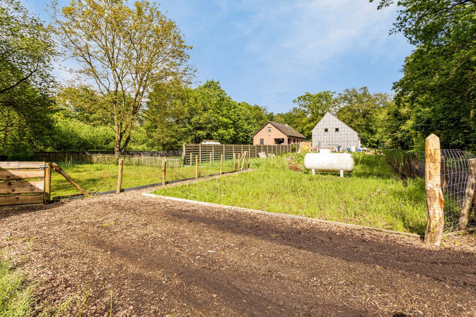 Gerenoveerde karaktervolle woning met 4 / 6 slpks op 1.990 m² in bosrijk gebied ! foto 37